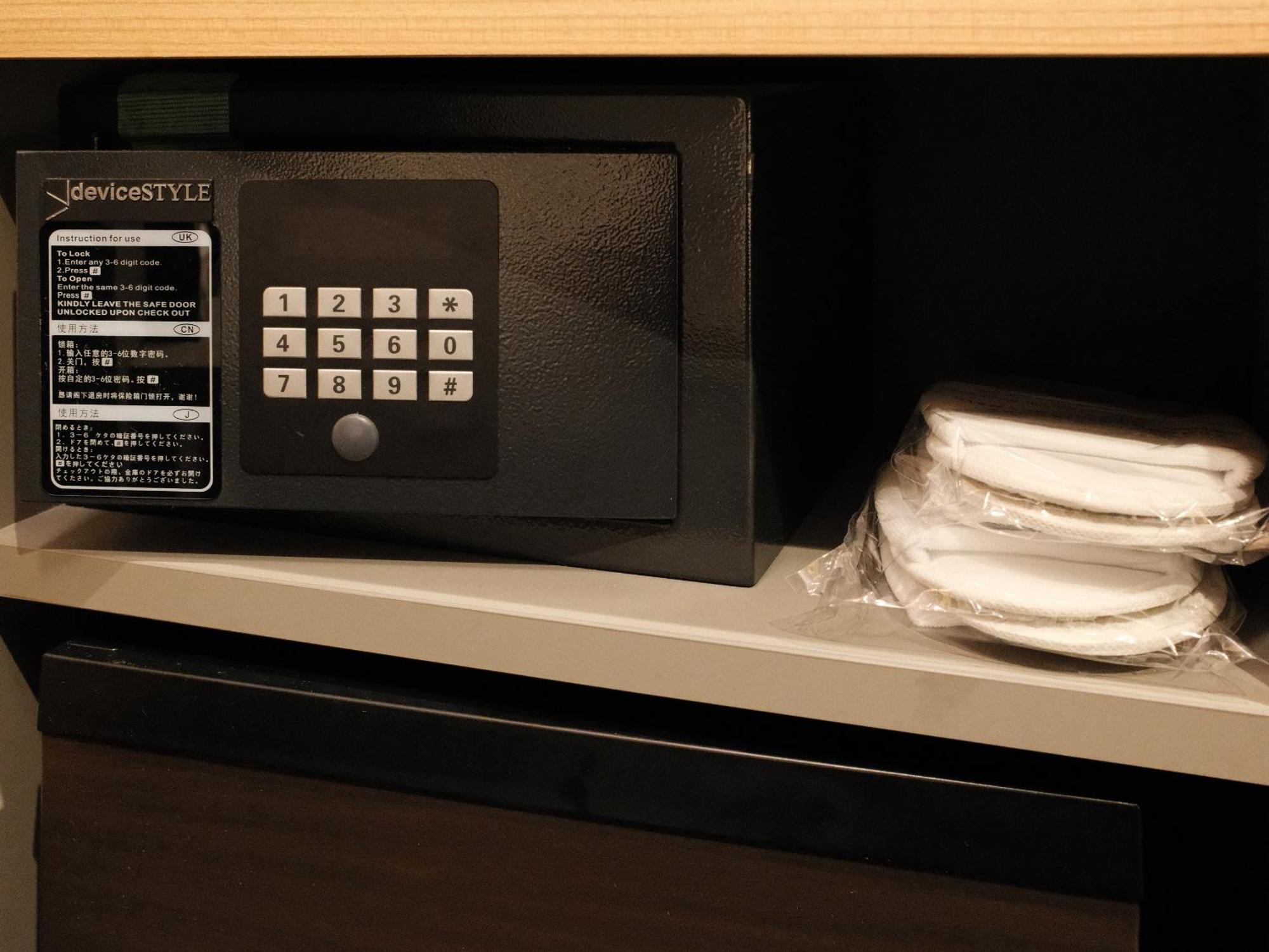 Triple Room,1658139410:JPEG