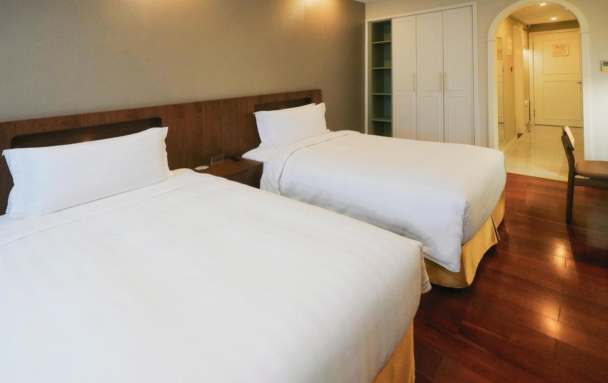 Studio Executive Twin,1663737663:JPEG