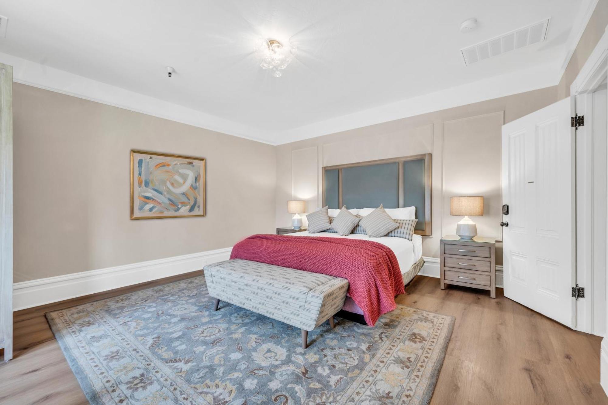 Deluxe Double Room with Shower