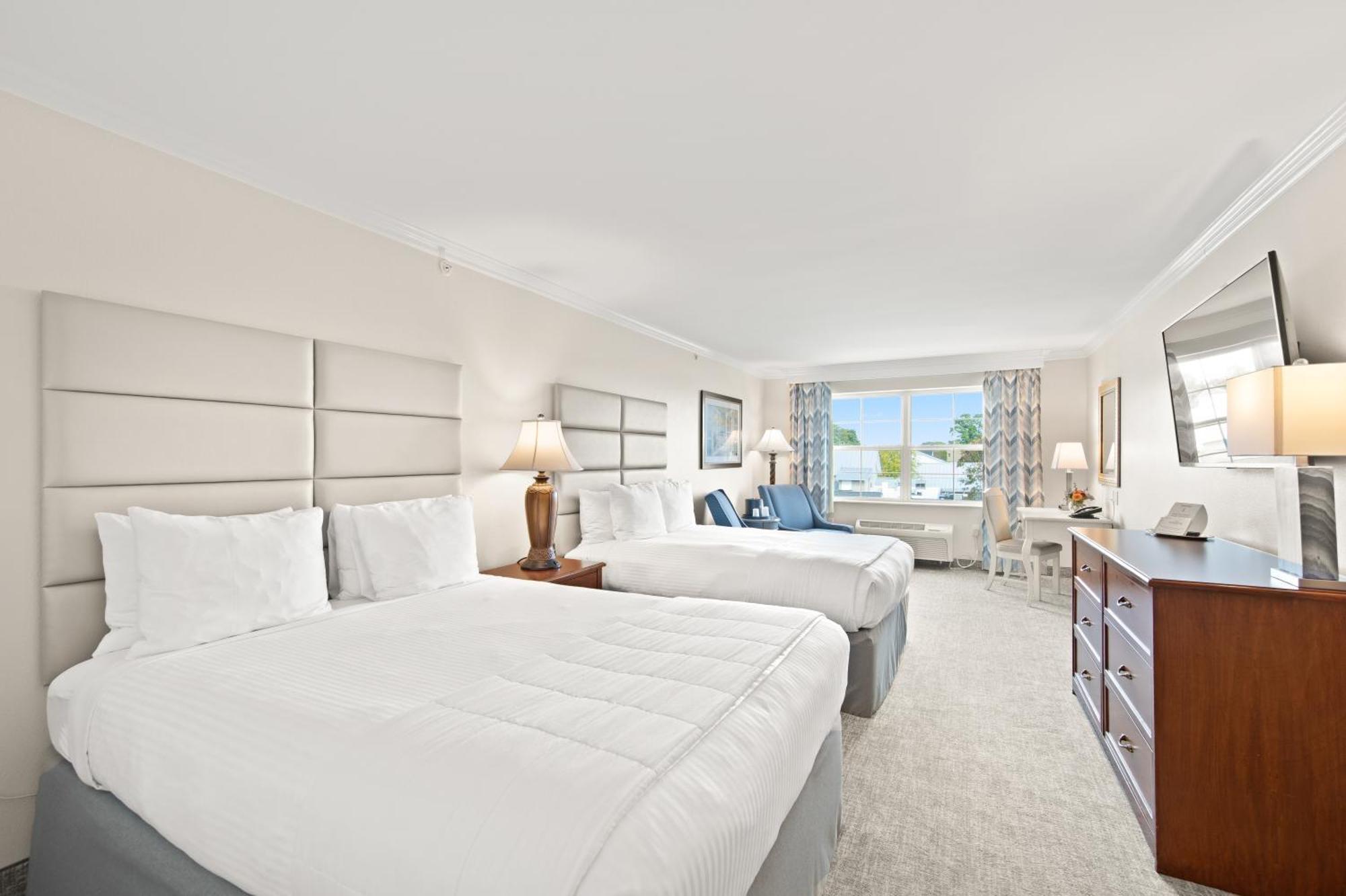 Deluxe Queen Room