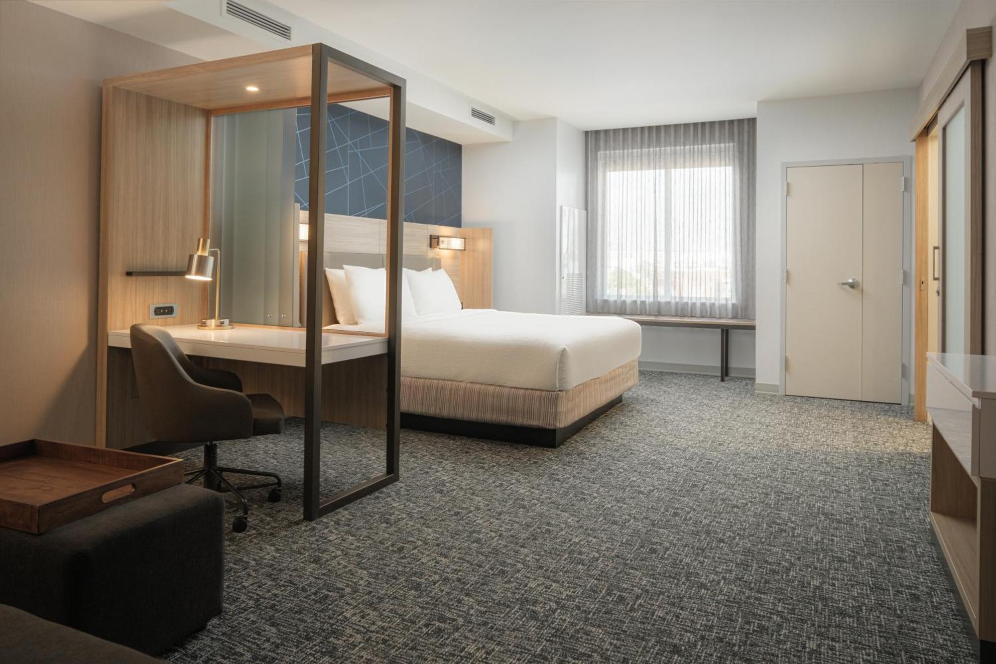 Corner King Suite