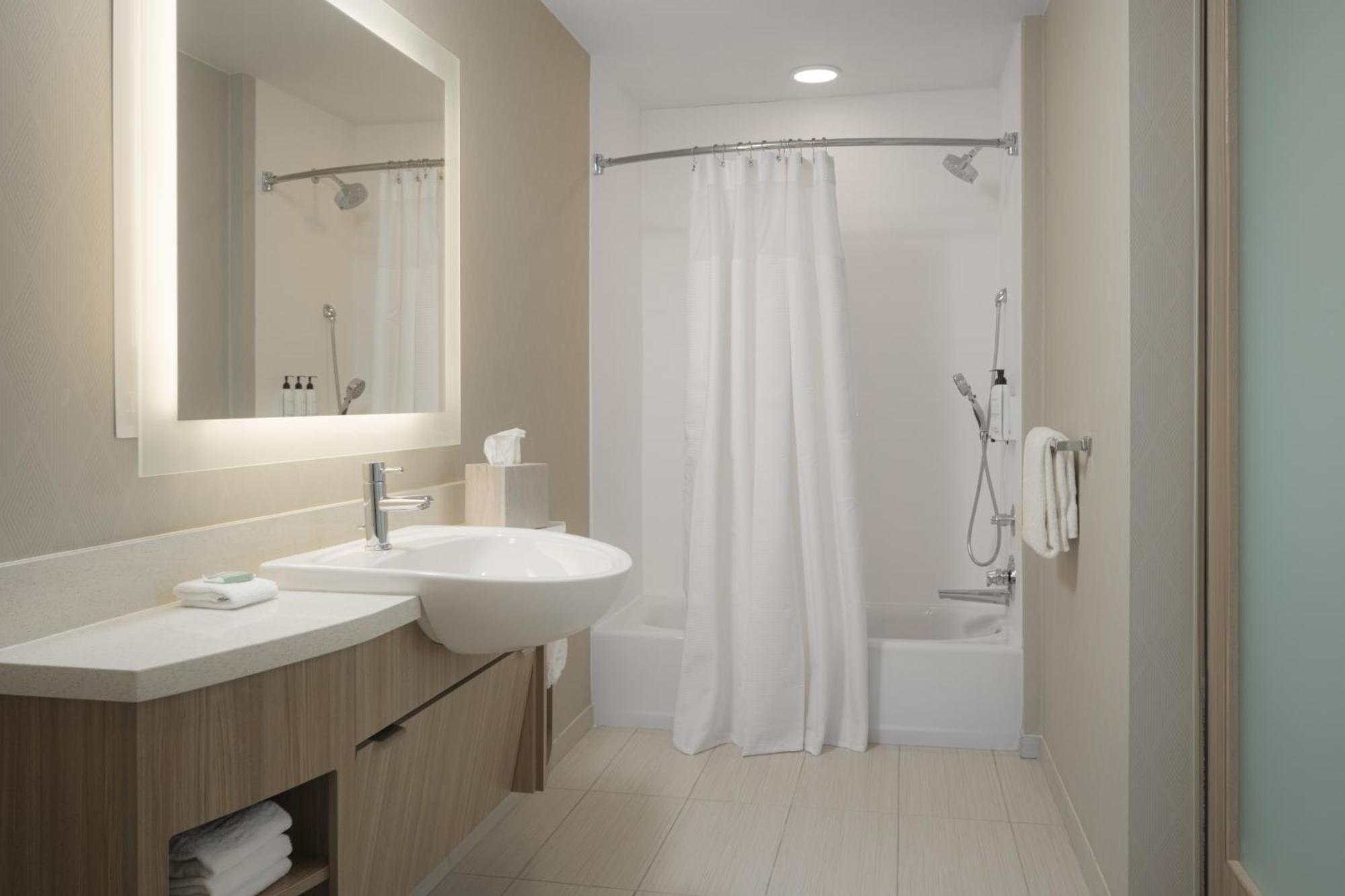 Corner Queen Suite with Two Queen Beds