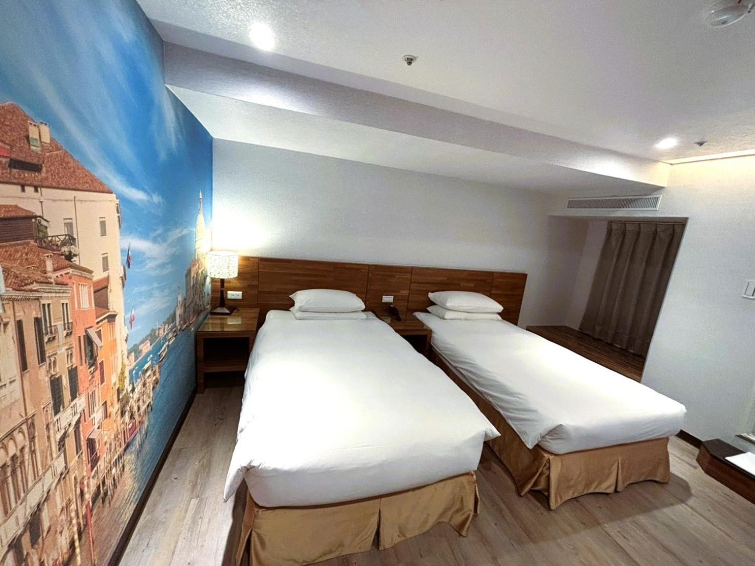 Standard Twin Room - no window