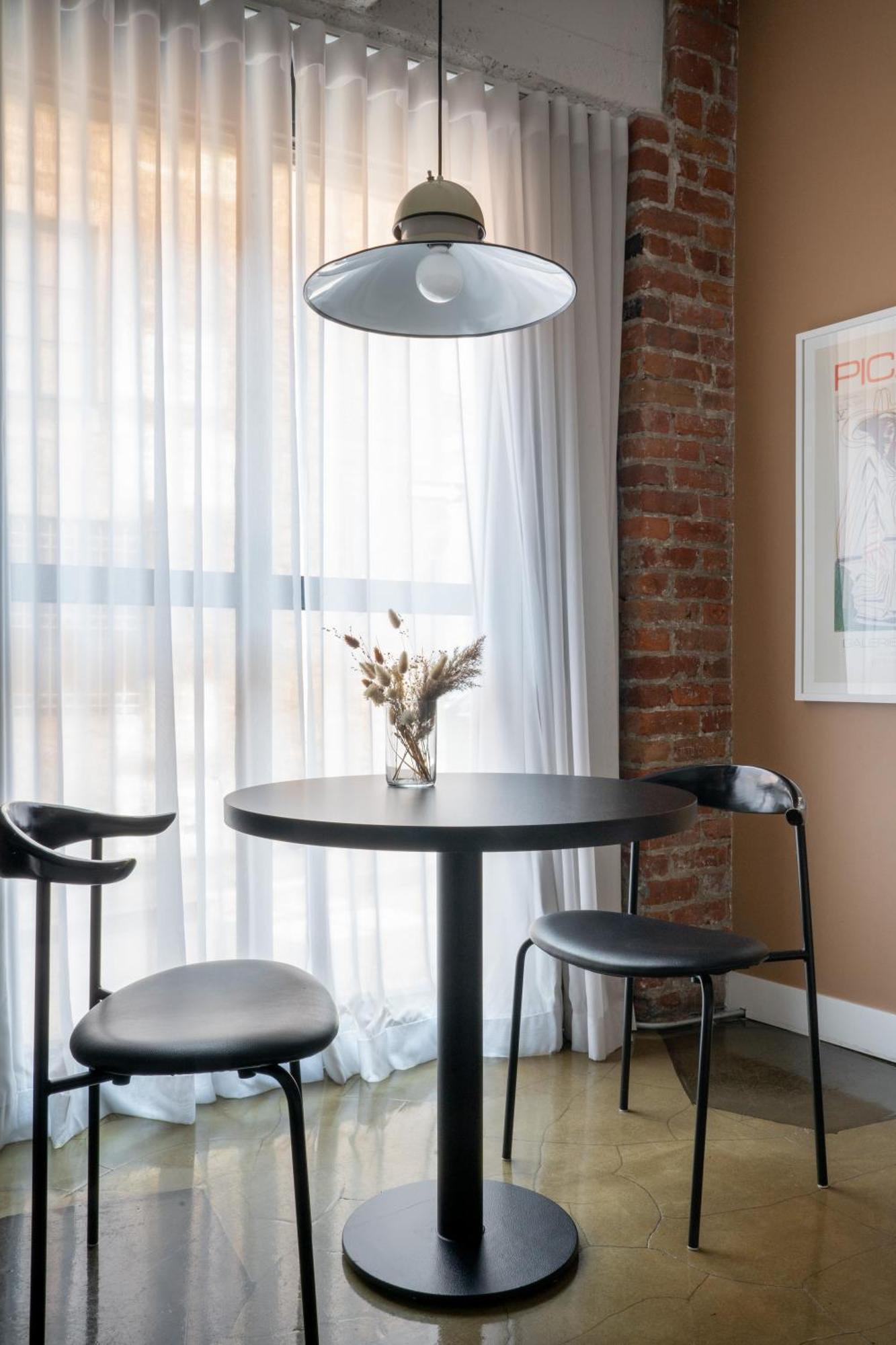 Room 103,1663784524:JPEG