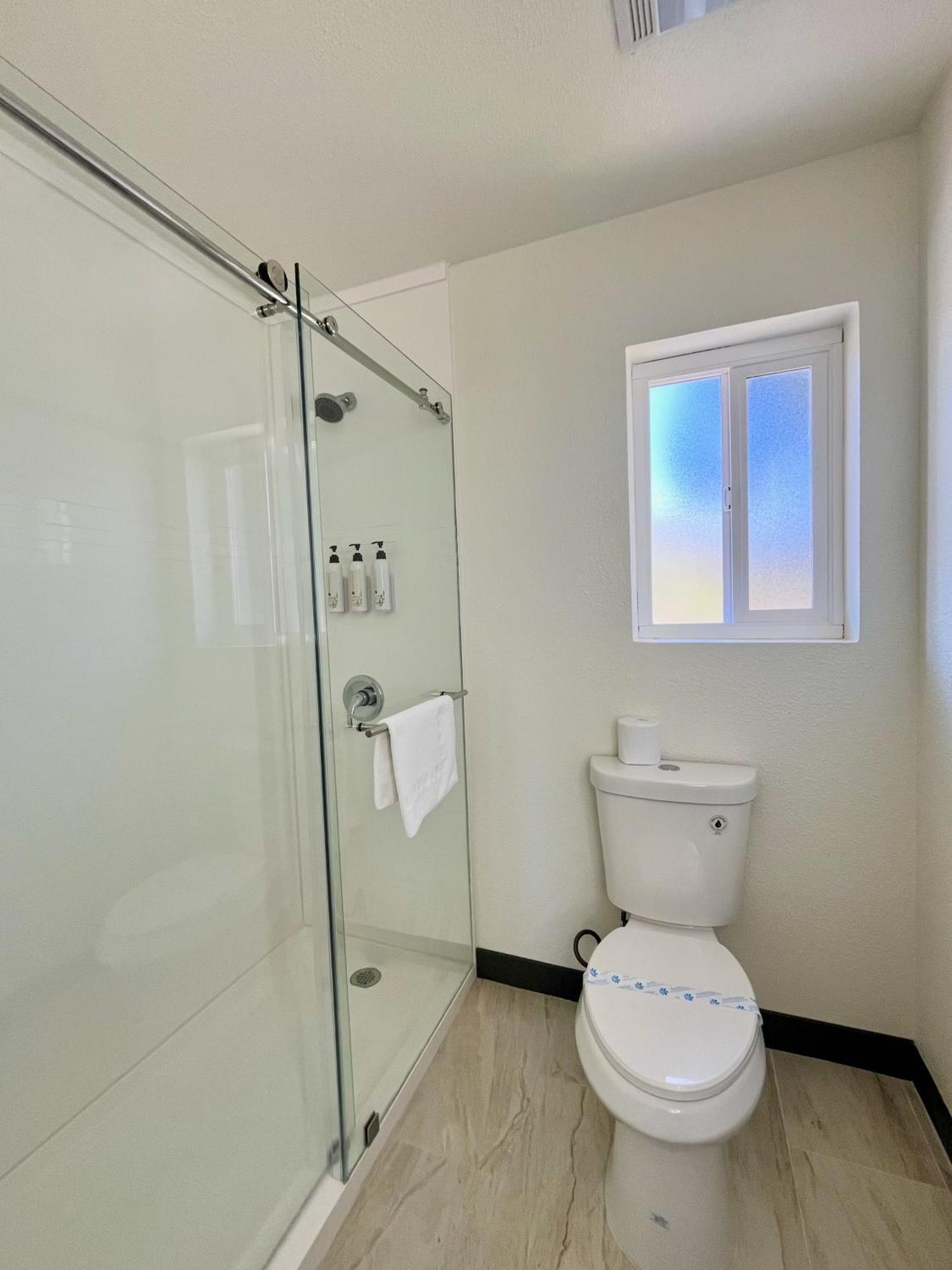 Double Room with Two Double Beds - Non-Smoking