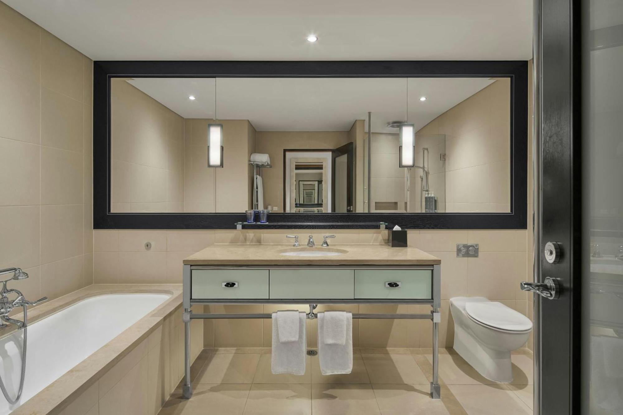 Deluxe Twin Room with Two Double Beds and External View