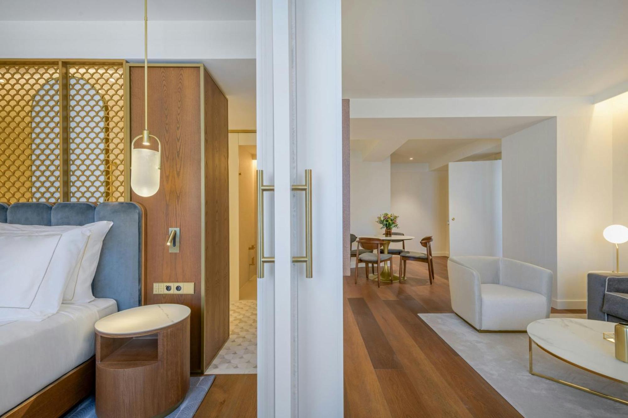 Centenari King Suite with City View
