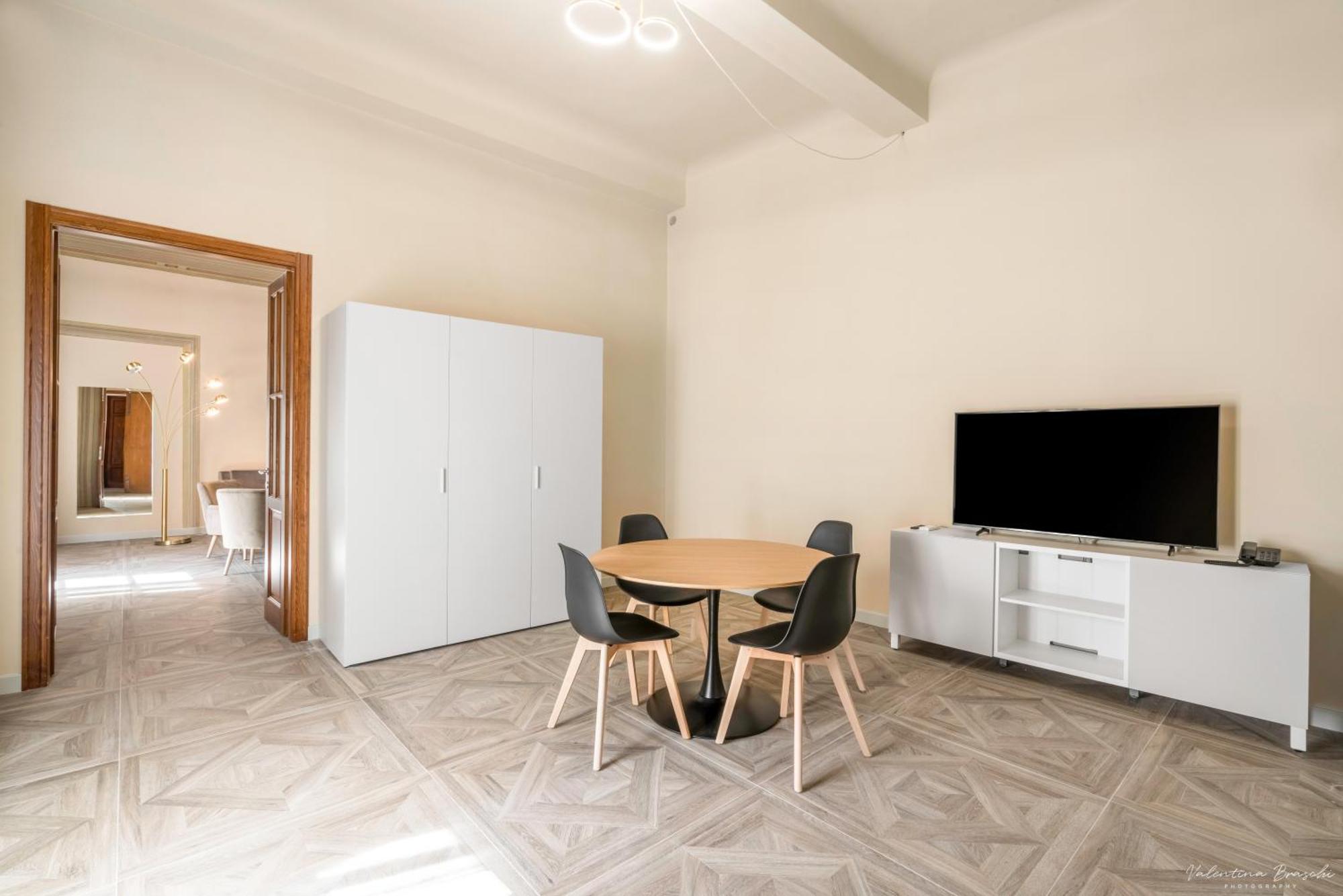 One-Bedroom Deluxe Apartment,1666920346:JPEG