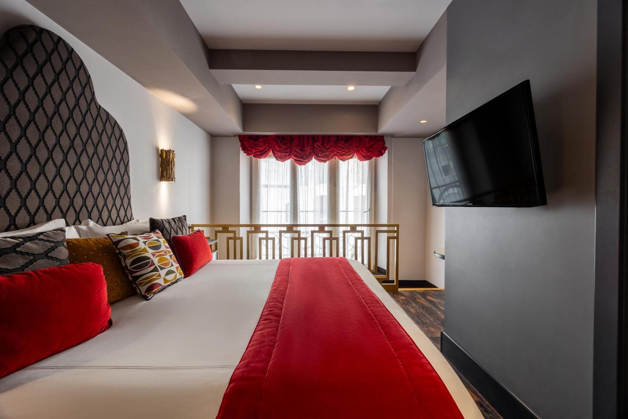 Quadruple Room Split Level