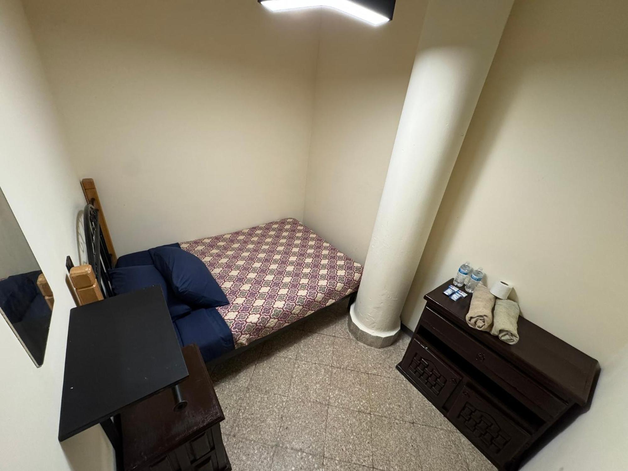 Standard Single Room with Shared Bathroom