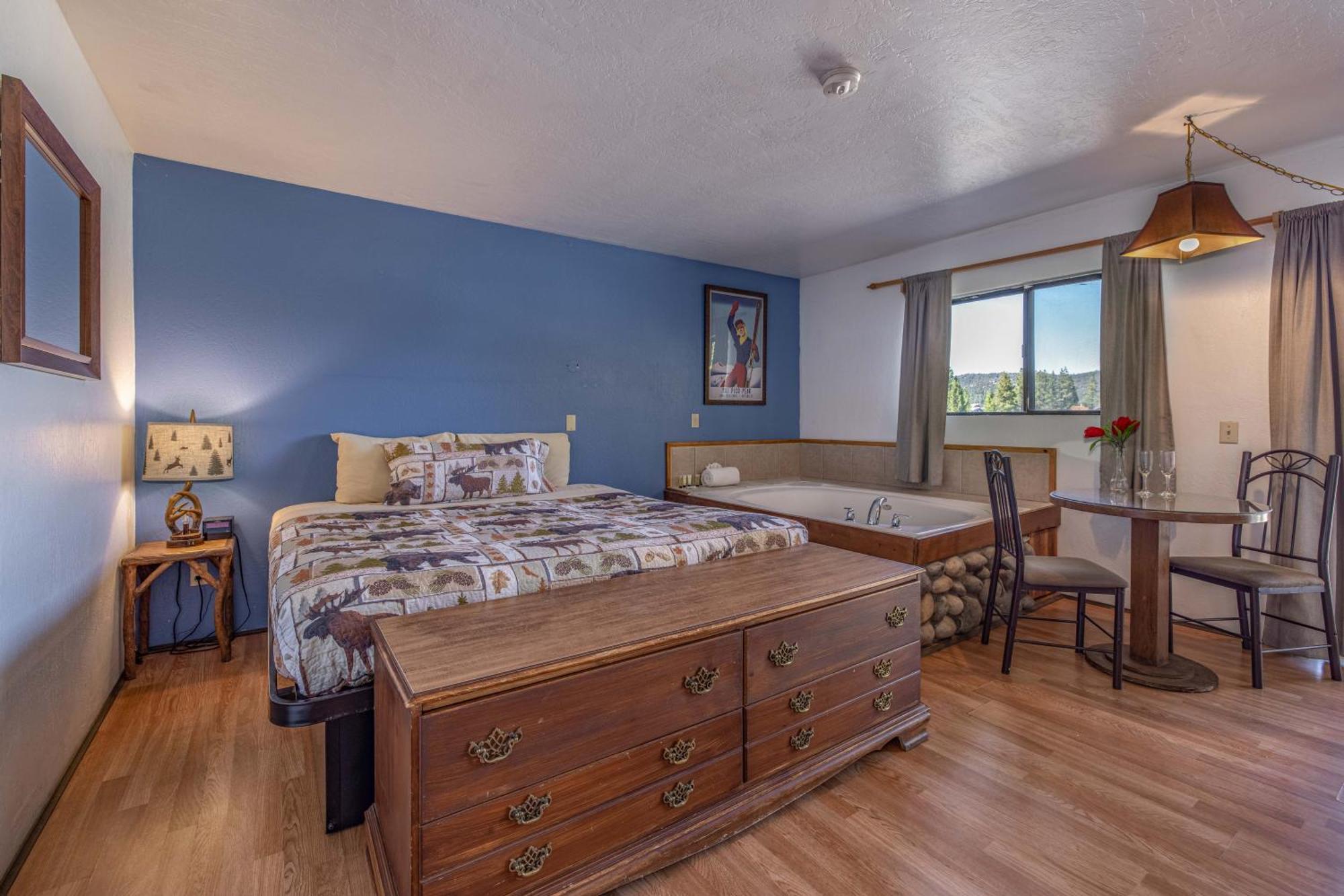 King Room with Spa Bath