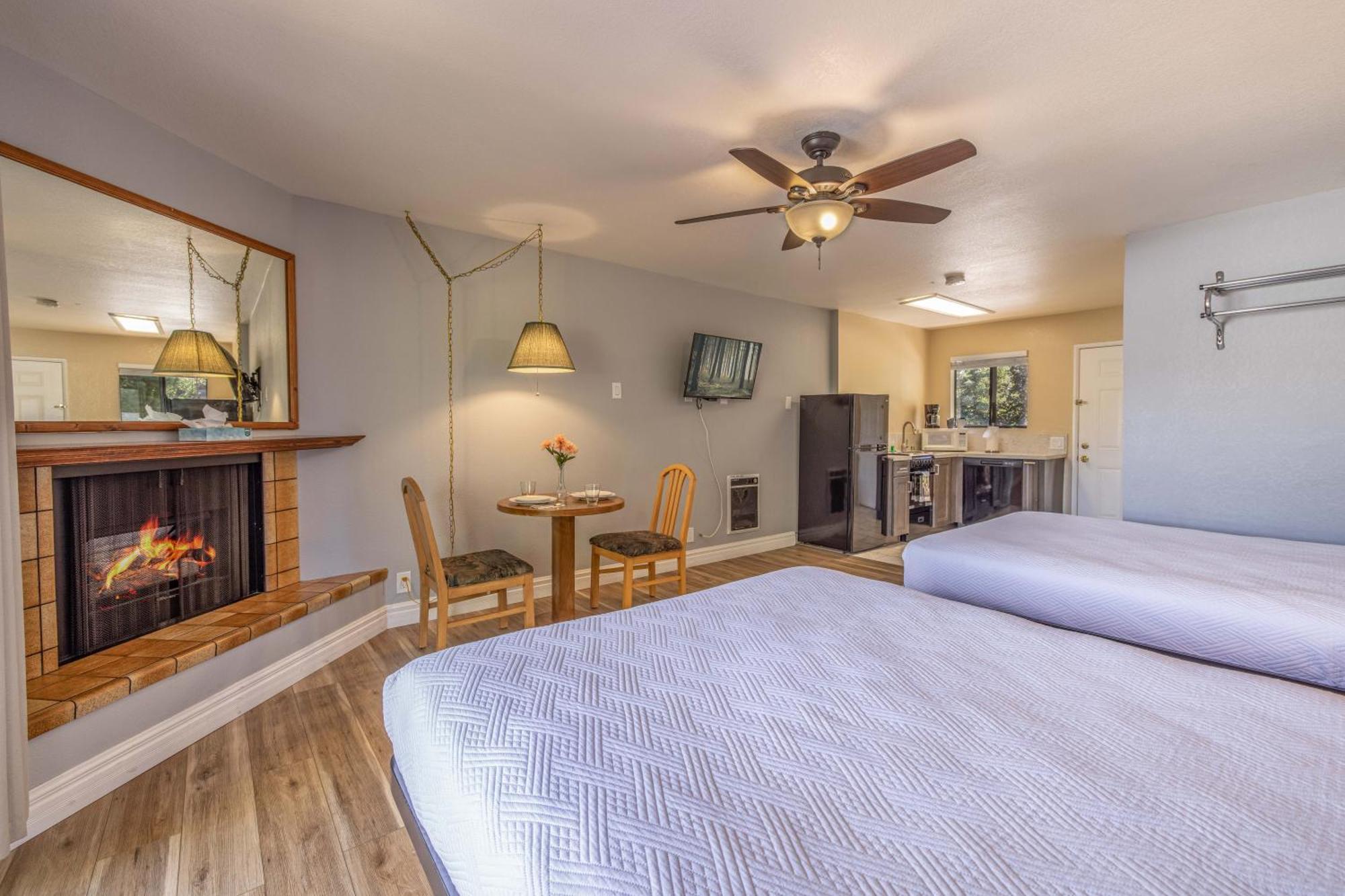 Deluxe Queen Room