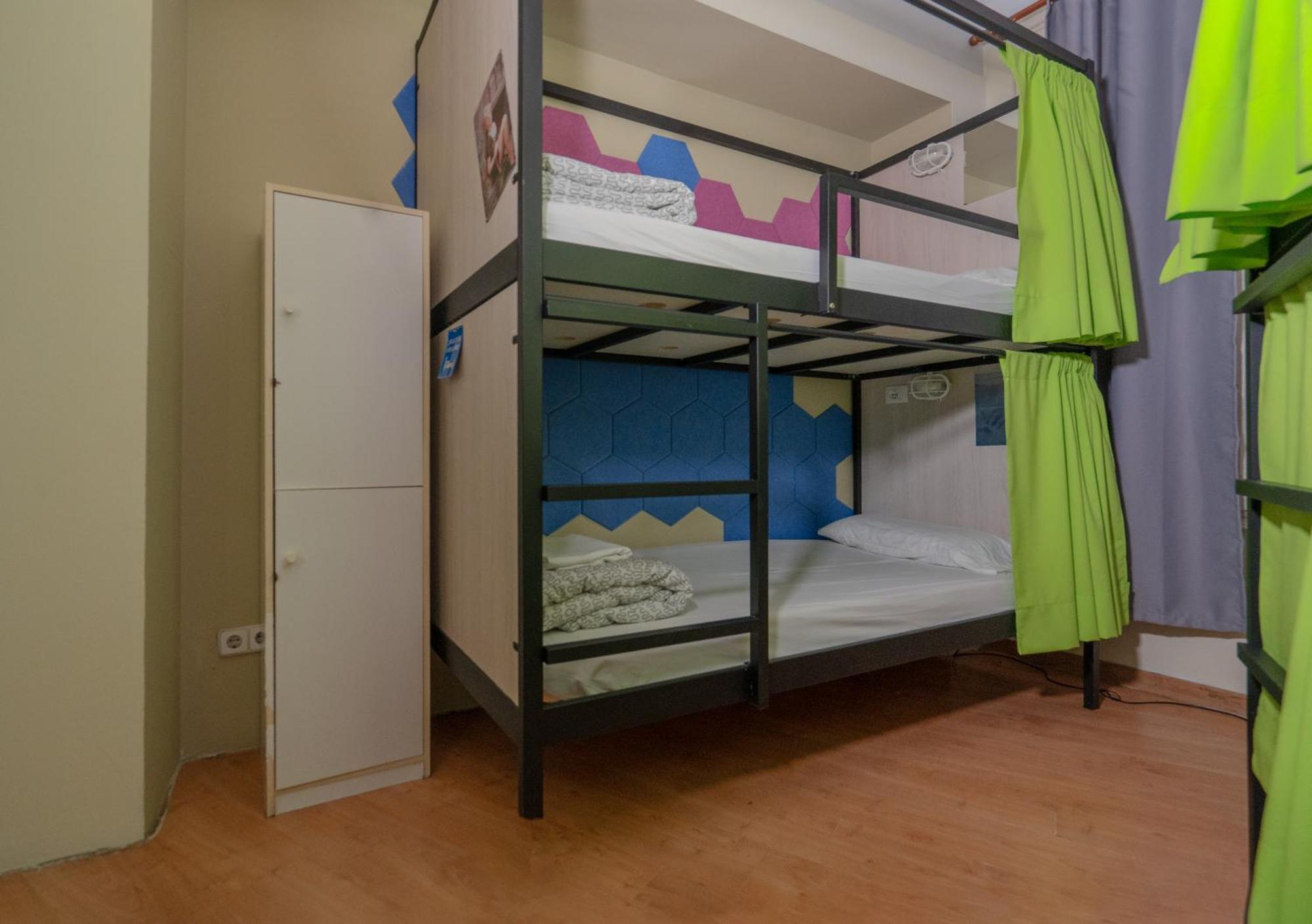 Bed 4-Bed Female Dormitory Room,1669845464:JPEG