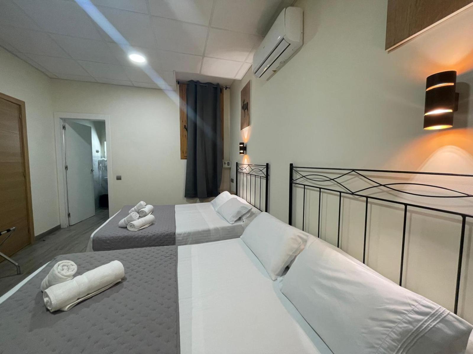 Quadruple Room with Private Bathroom