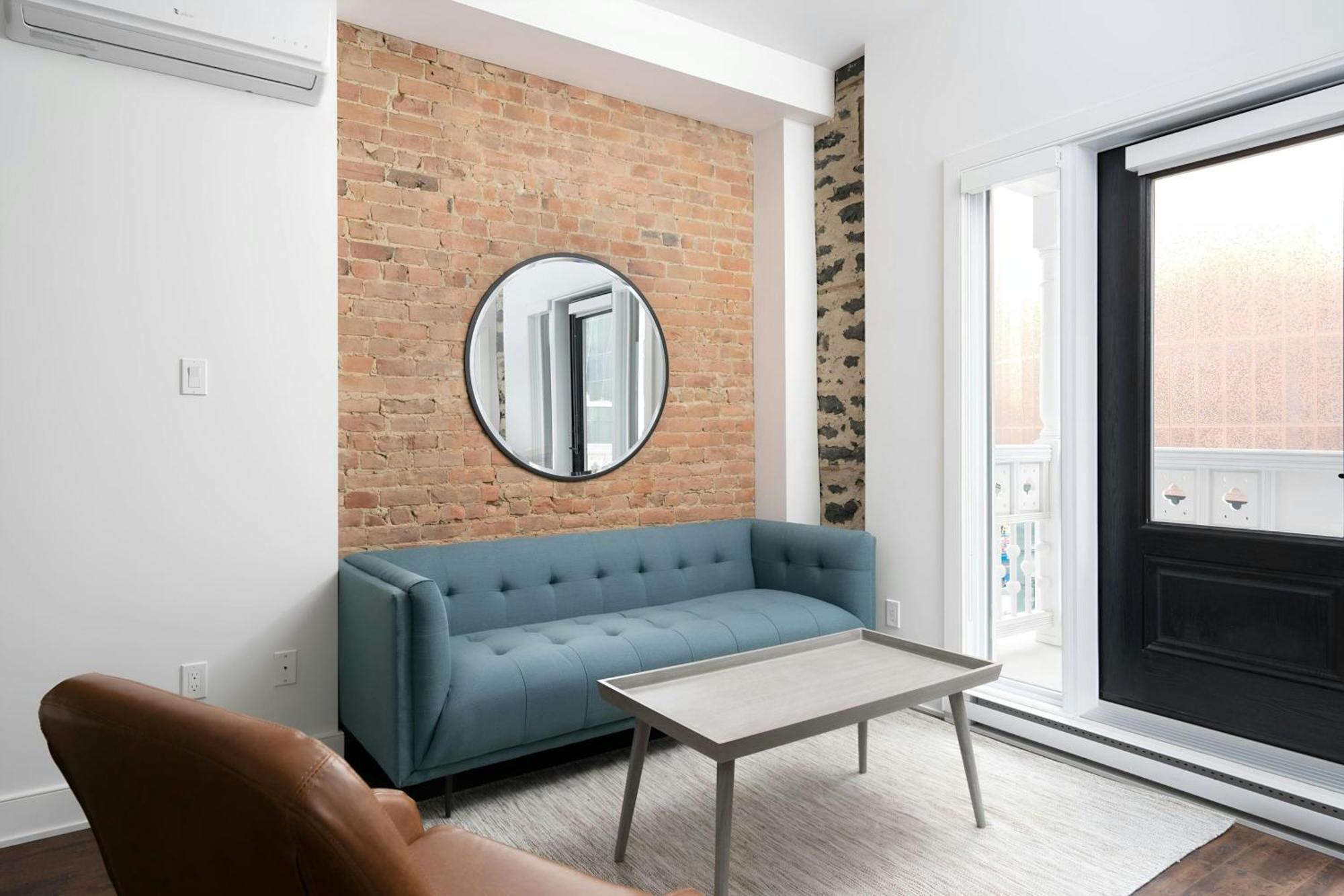 Two-Bedroom Apartment with Two Queen Beds
