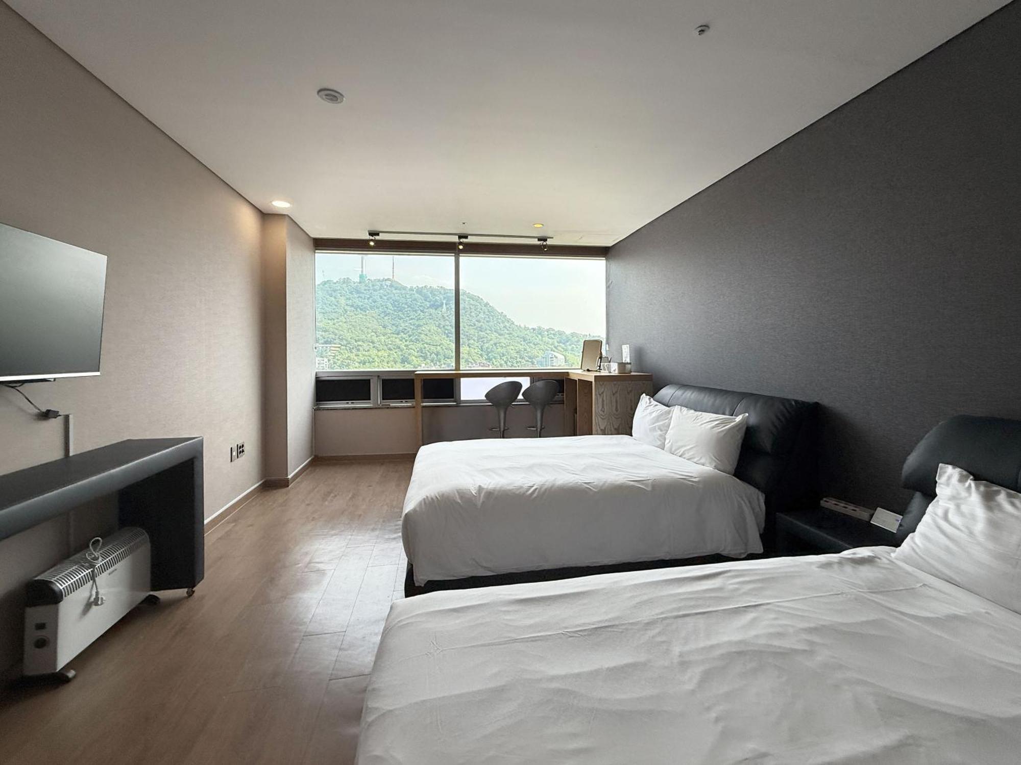 Superior Deluxe Double or Twin Room