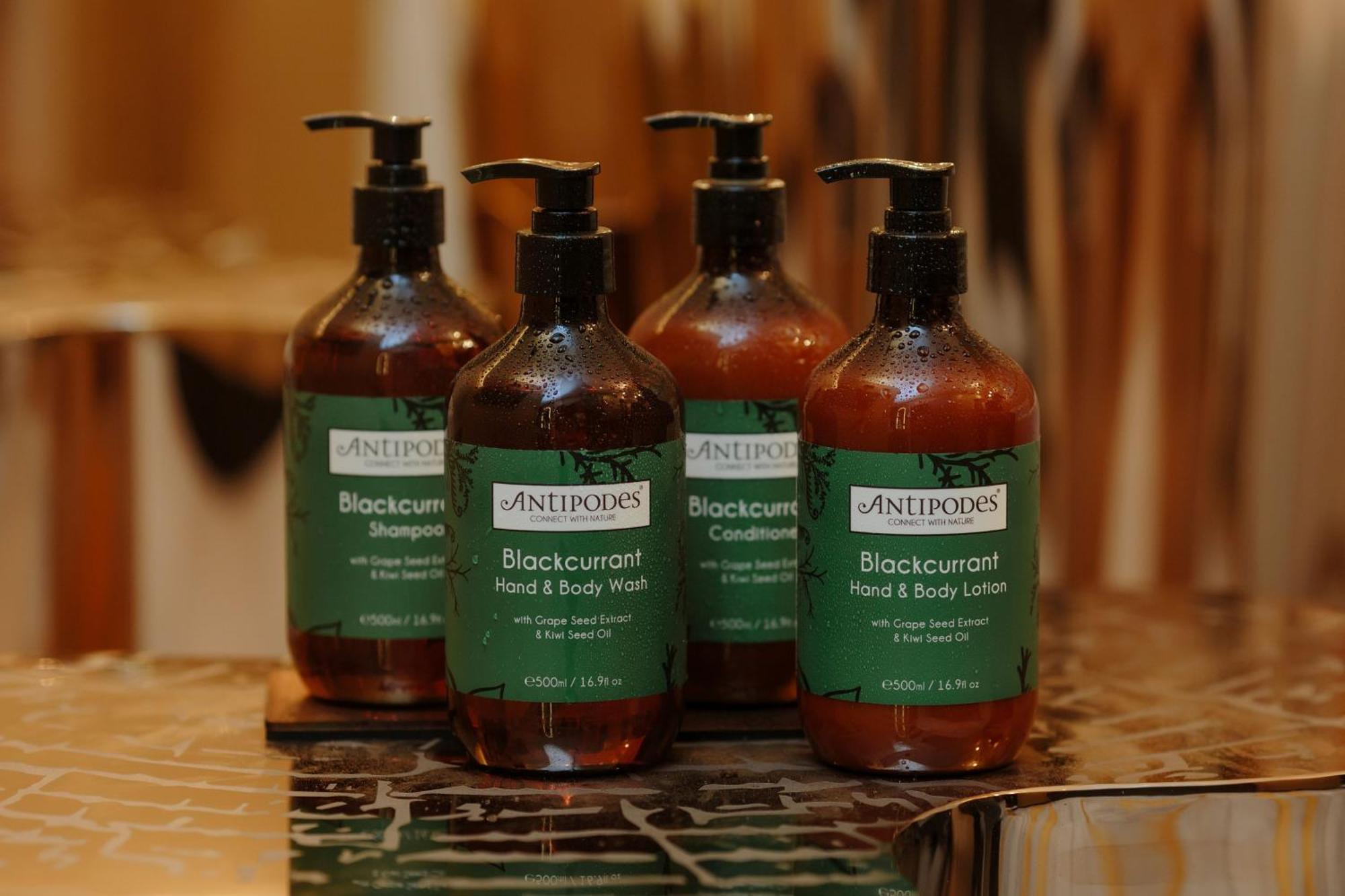 Blush Room,1680578556:JPEG