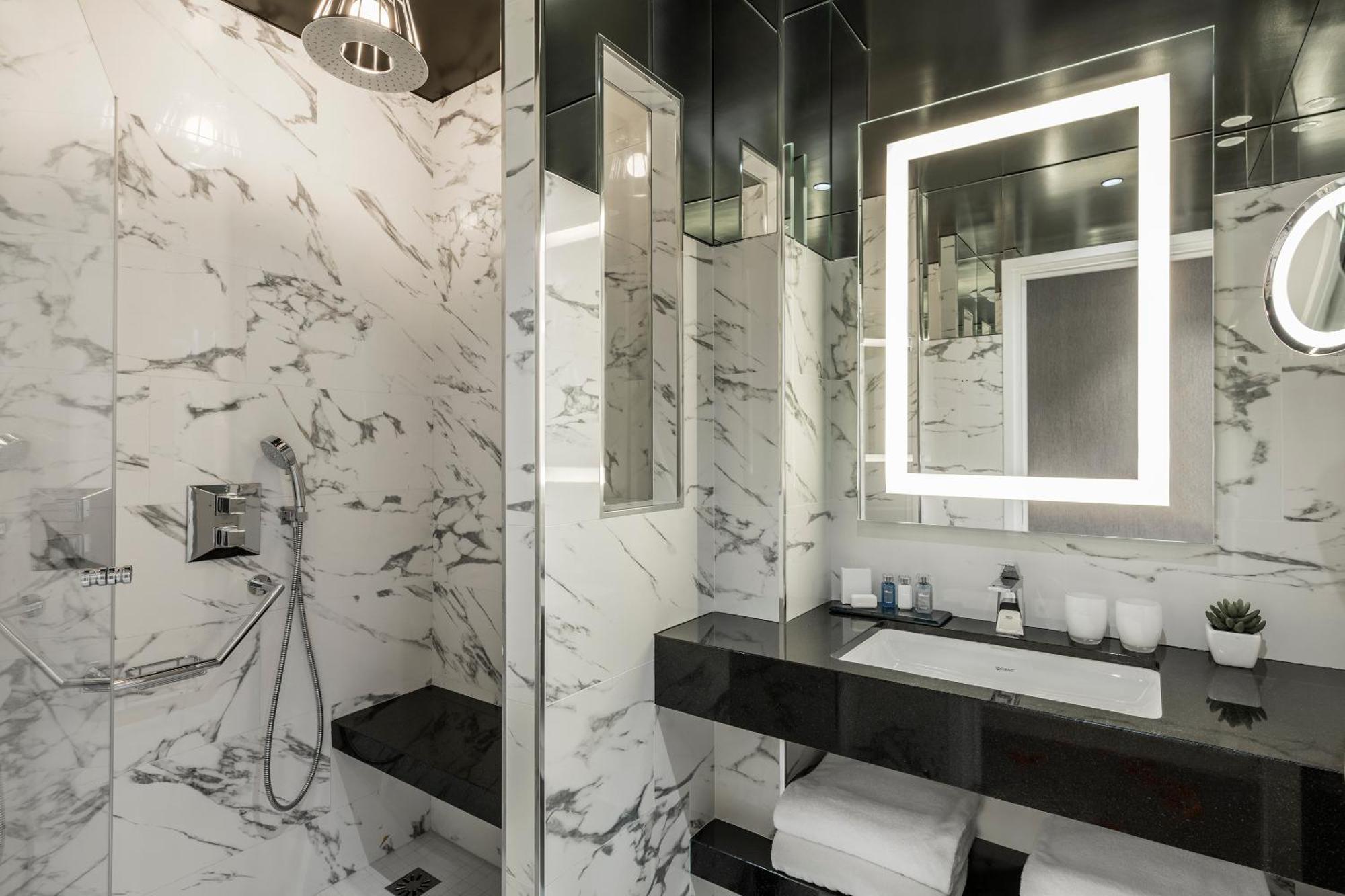 Diamond King Suite