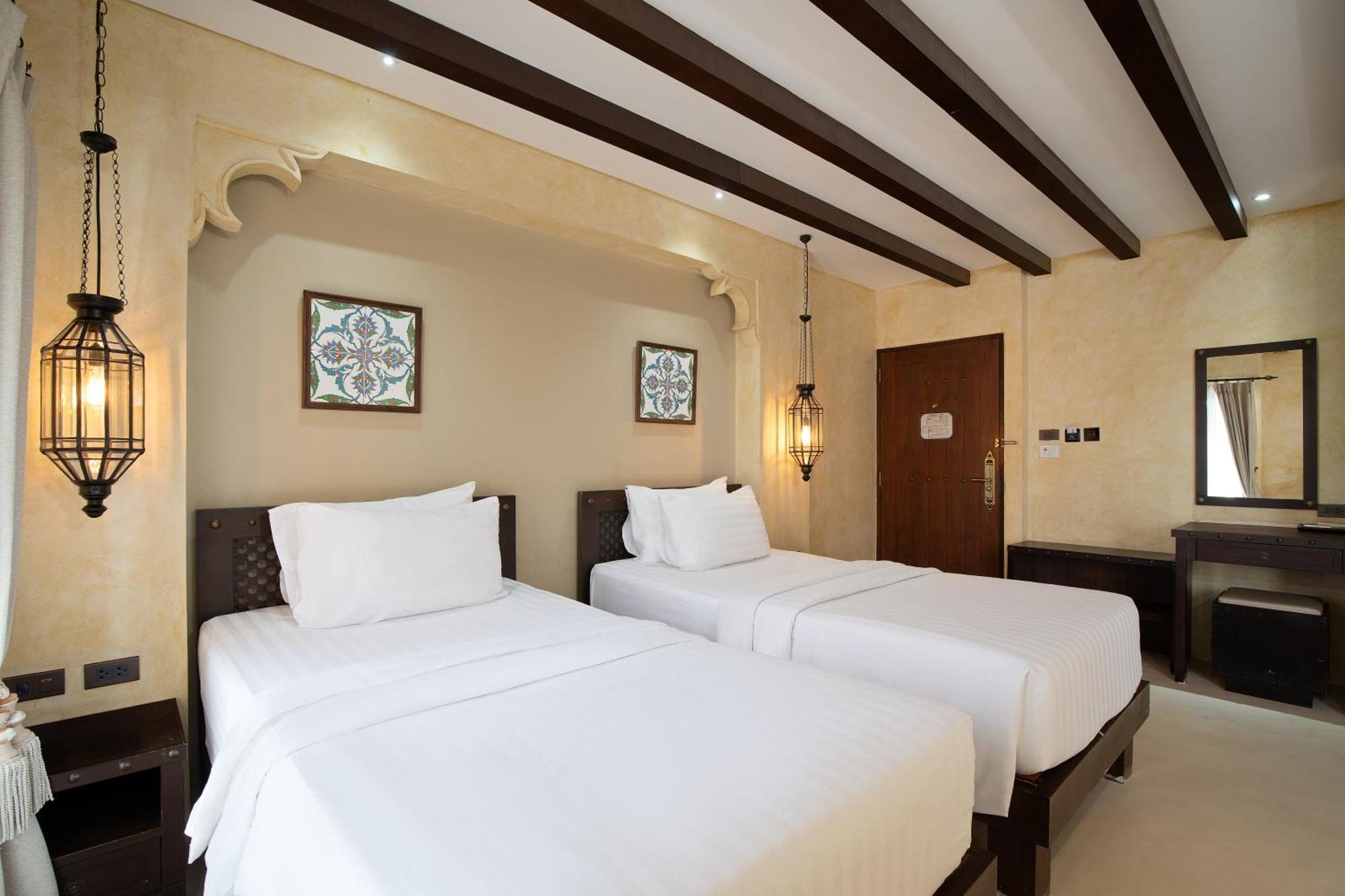 Deluxe Twin Room,1681761411:JPEG