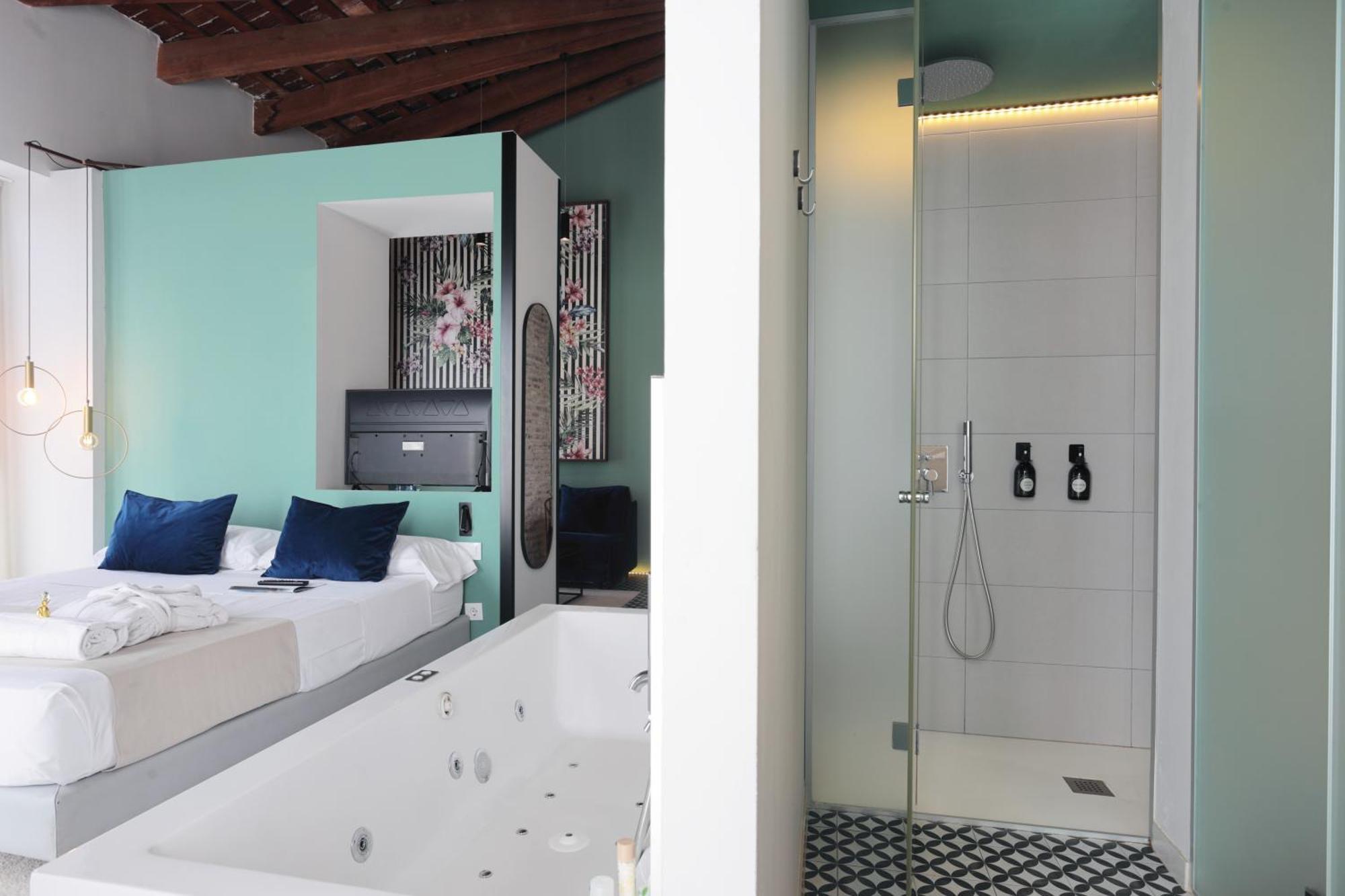 Deluxe Double Room with Spa Bath