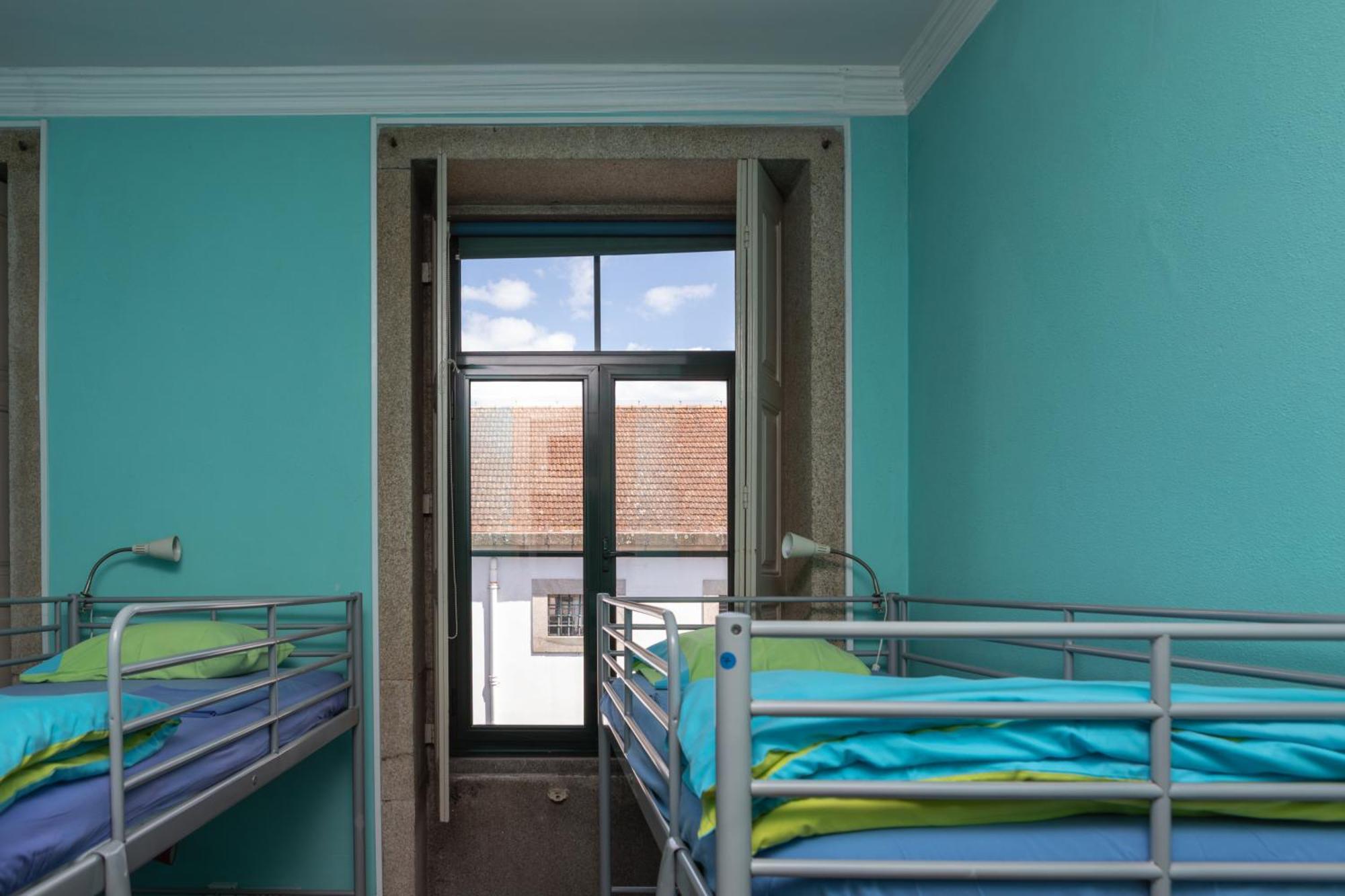 Single Bed 8-Bed Dormitory Room