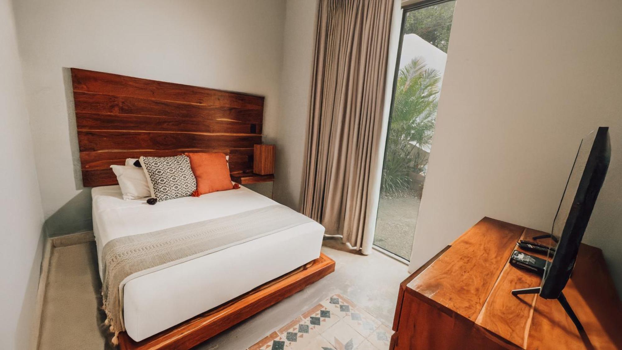 Master Suite With Garden