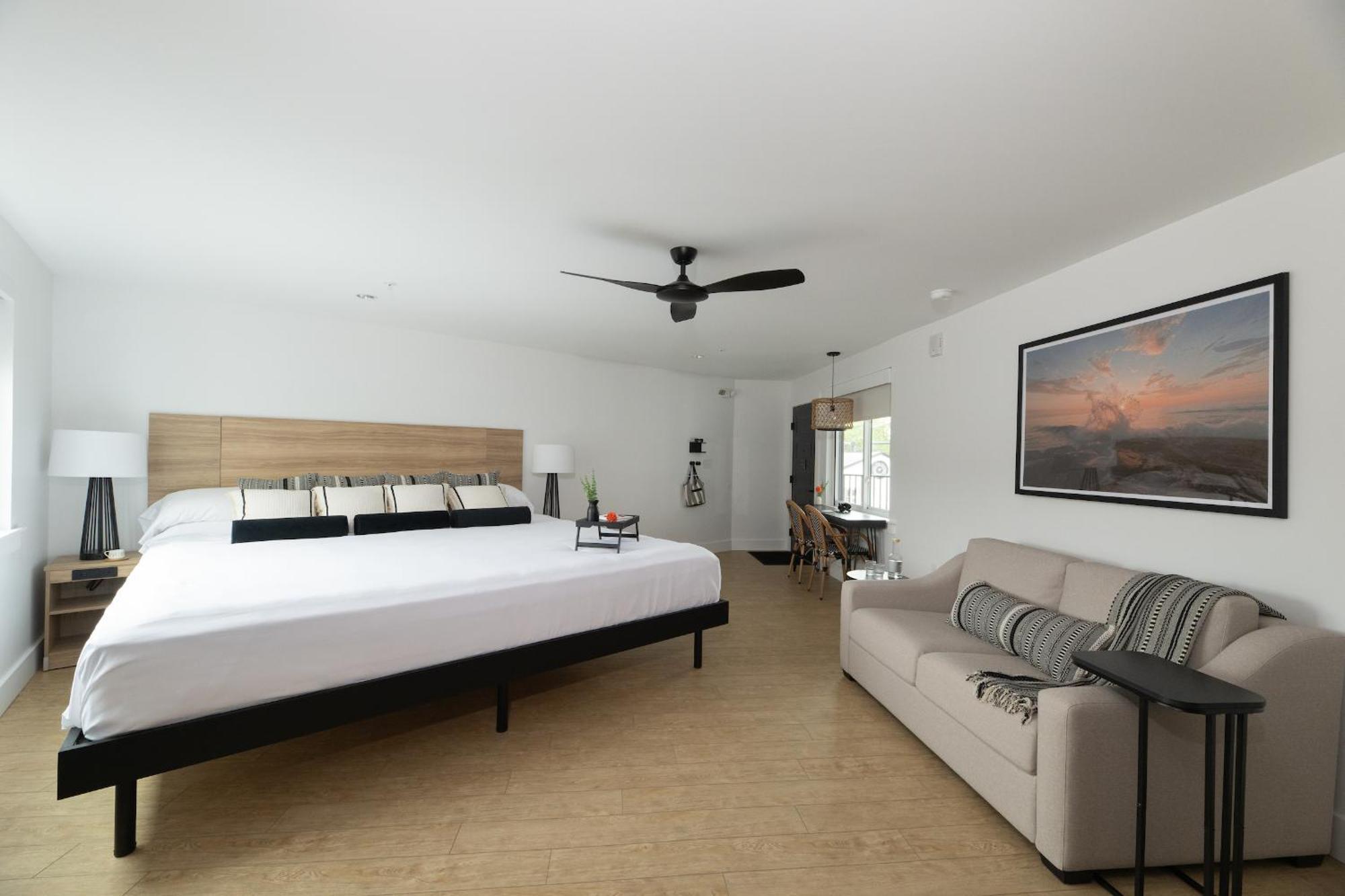 Deluxe Suite