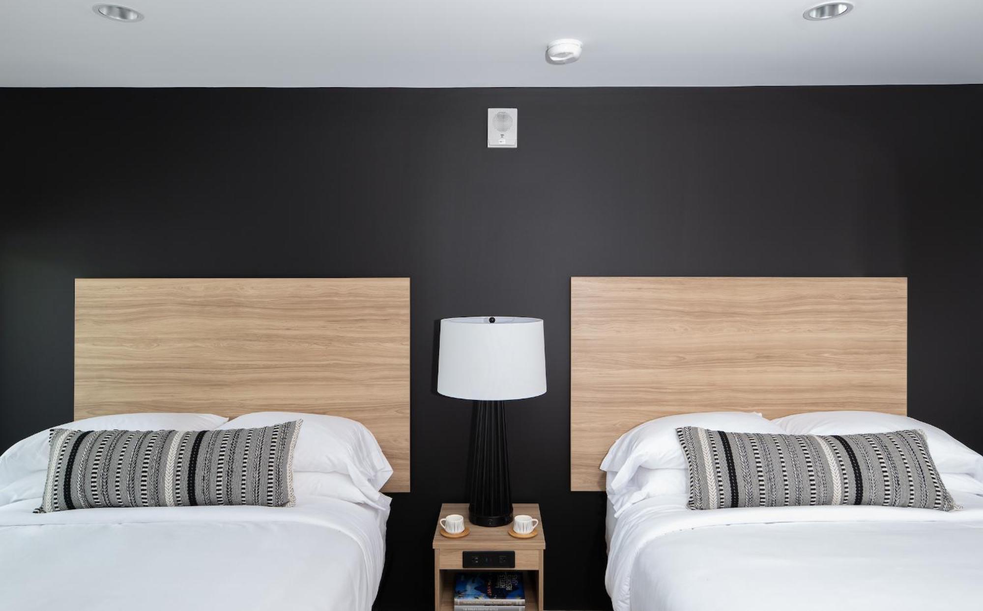 Standard Double Suite