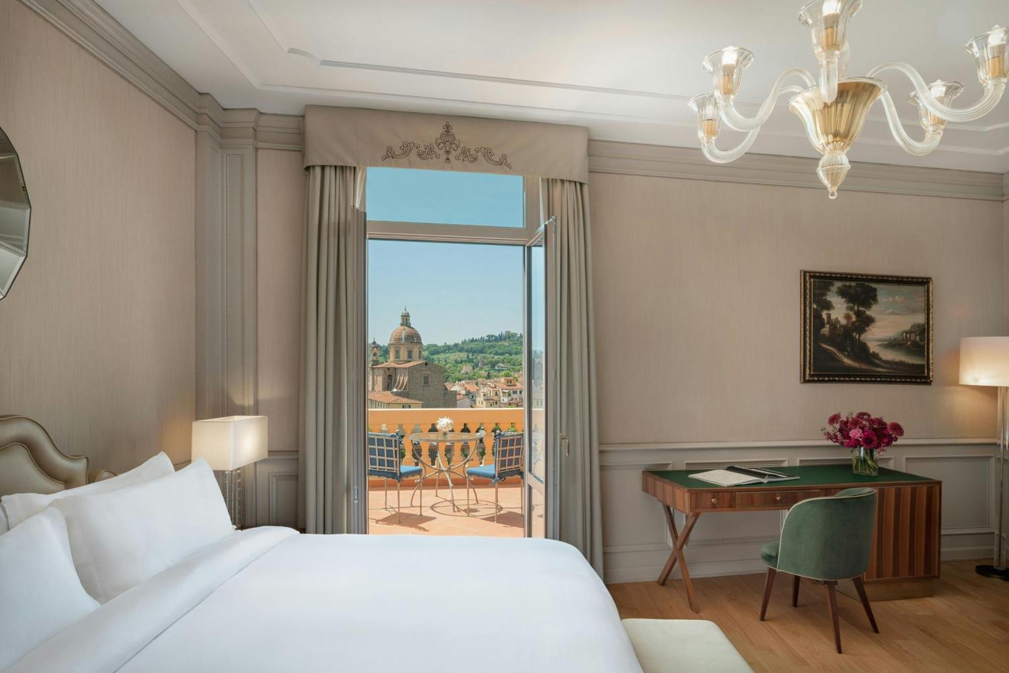 Presidential King Suite Terrace River View