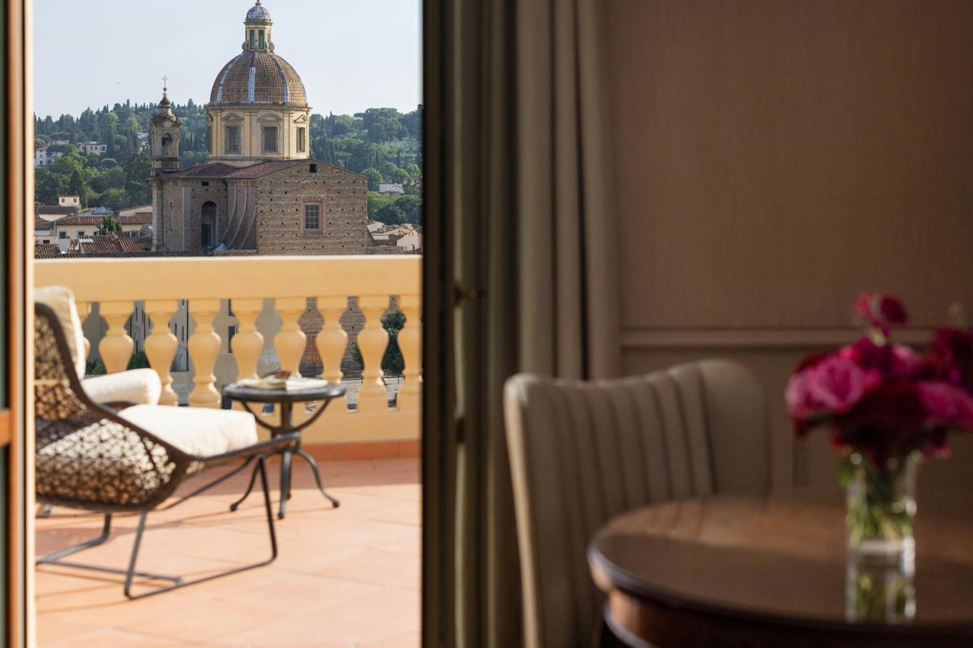 Presidential King Suite Terrace River View