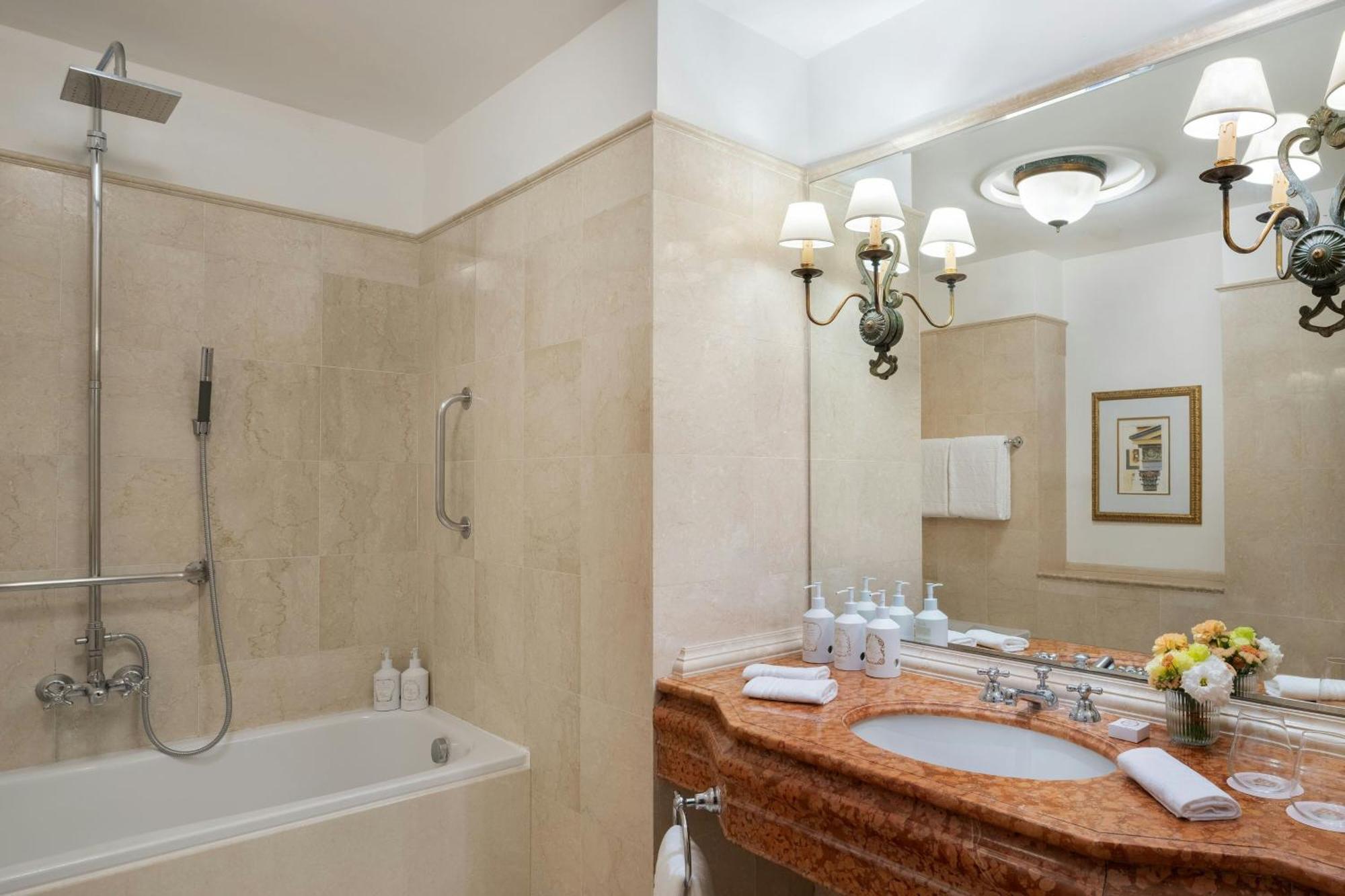 Premium Larger King Room River View