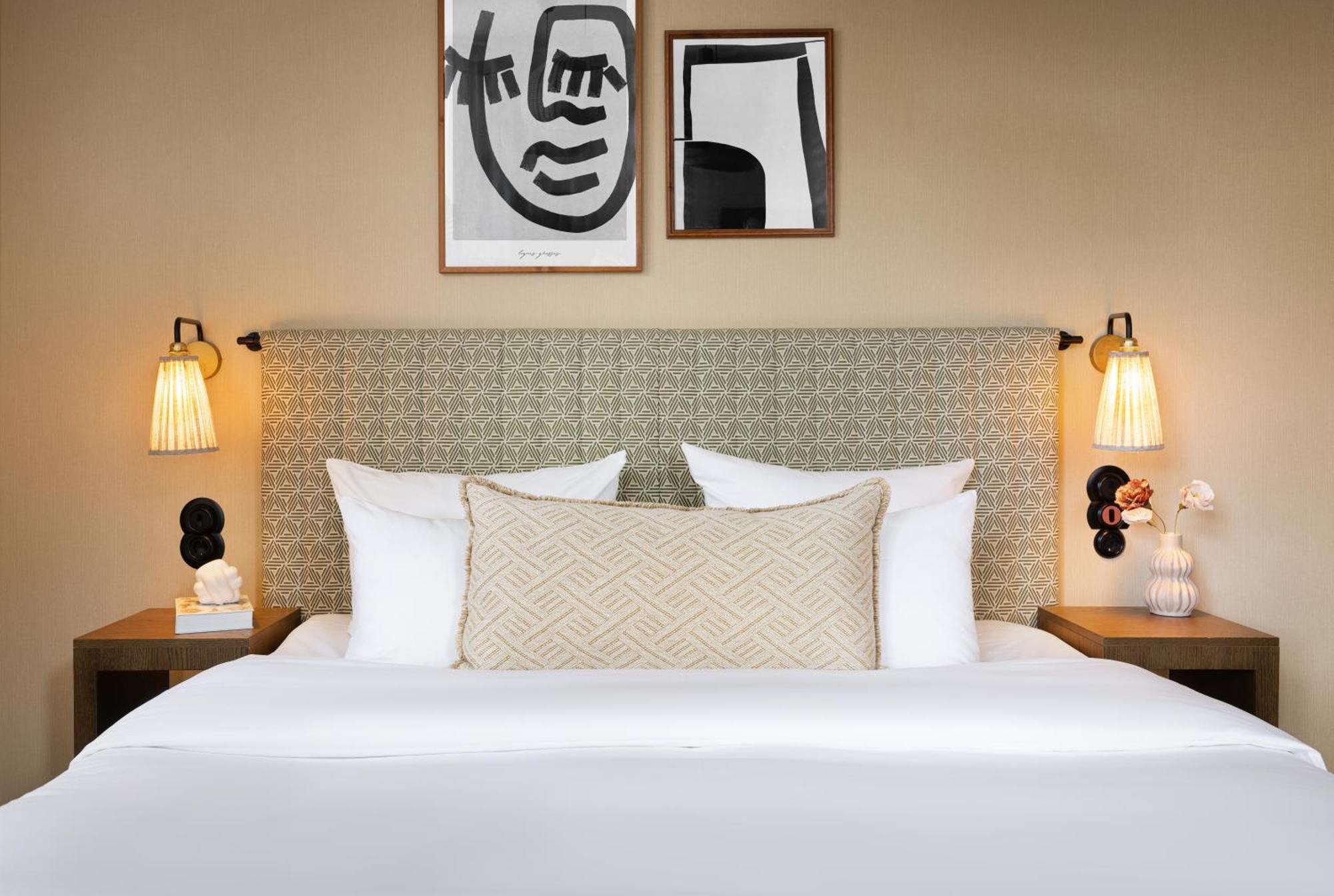 Standard Room,1742584210:JPEG