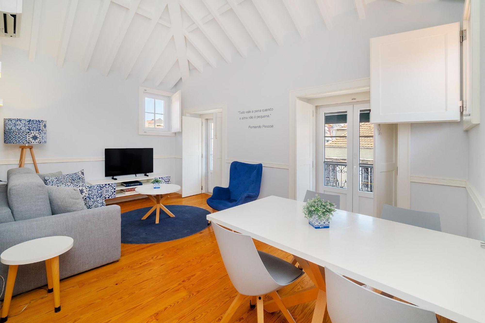 Deluxe One-Bedroom Apartment