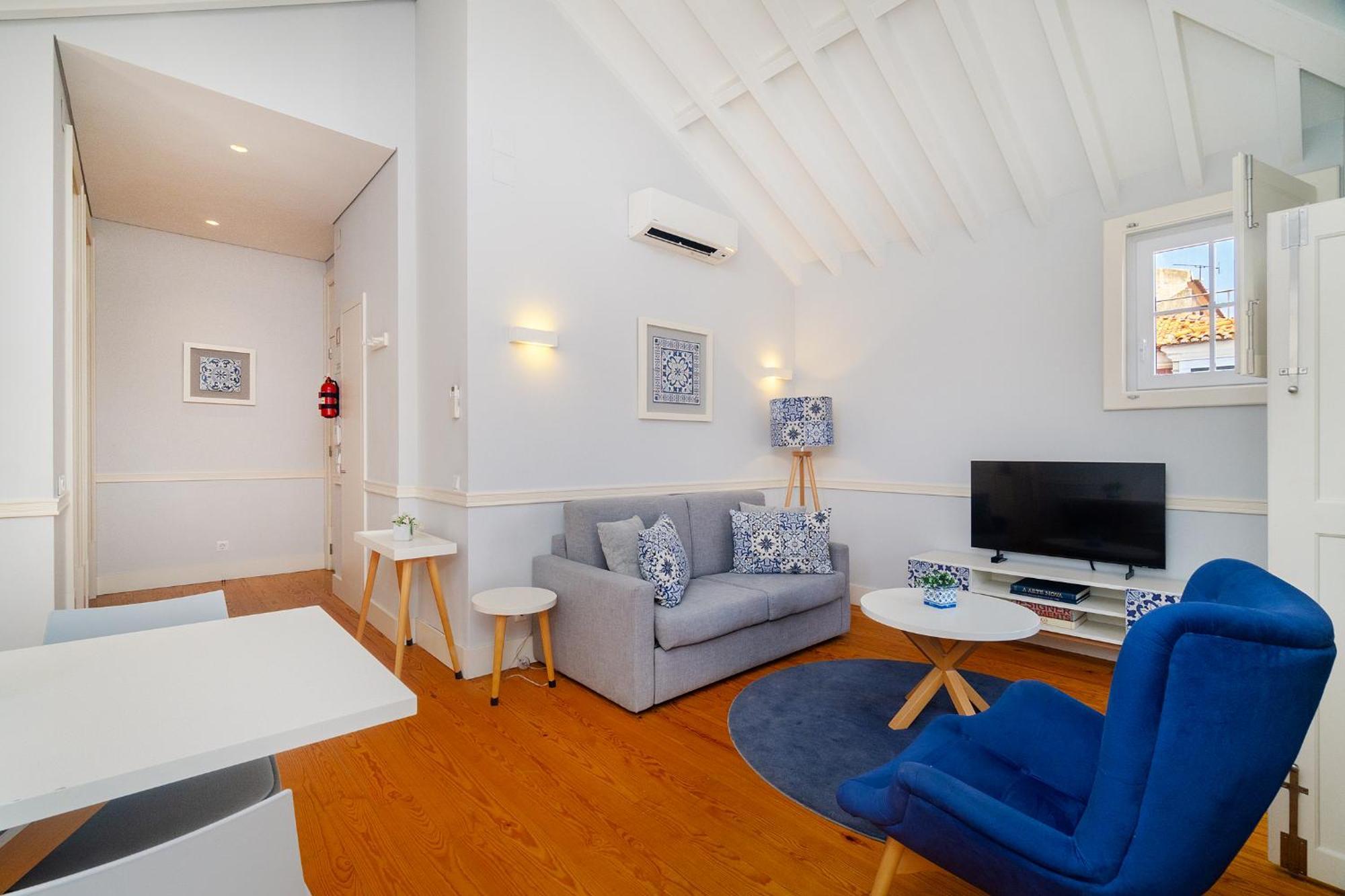 Deluxe One-Bedroom Apartment