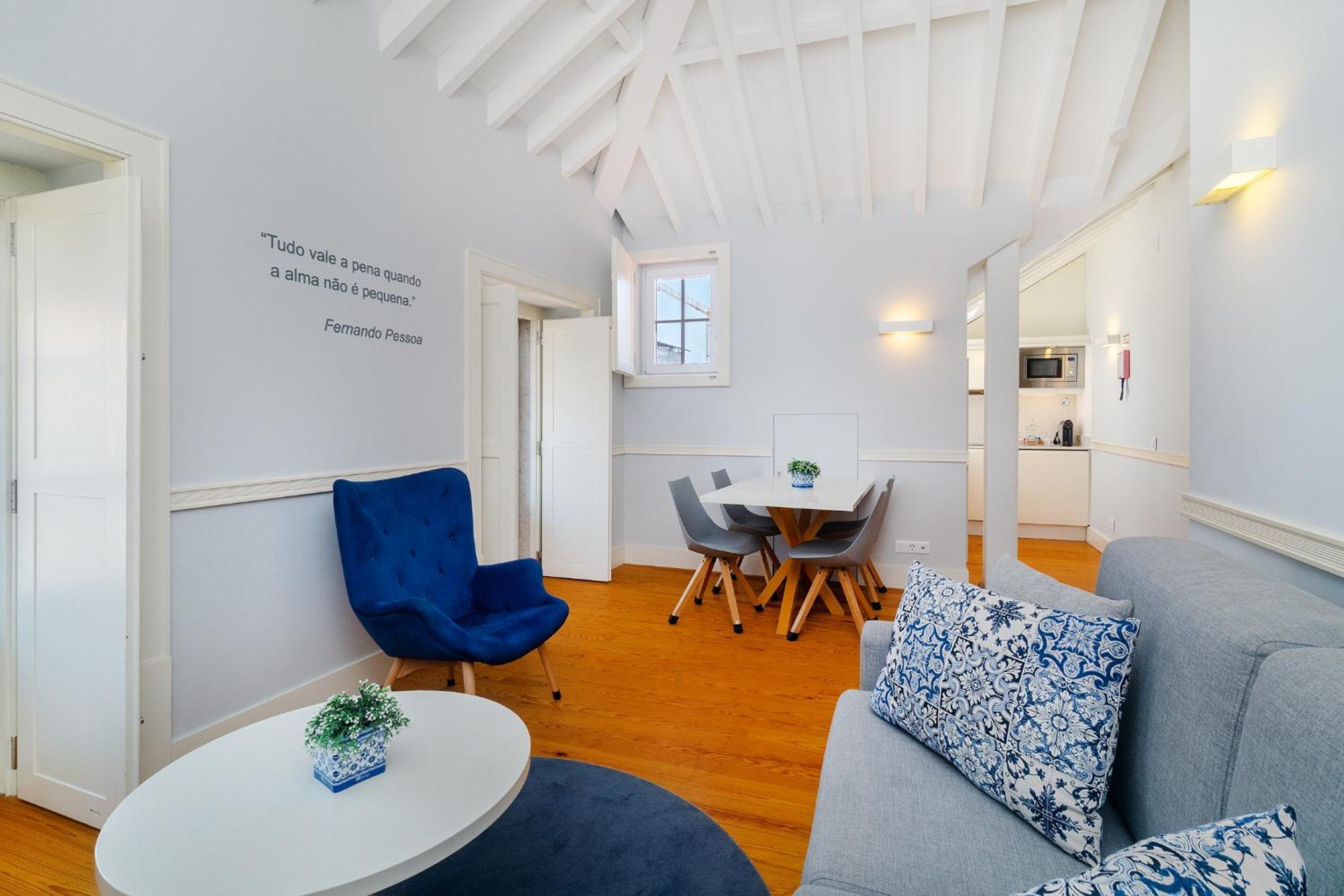 Deluxe One-Bedroom Apartment