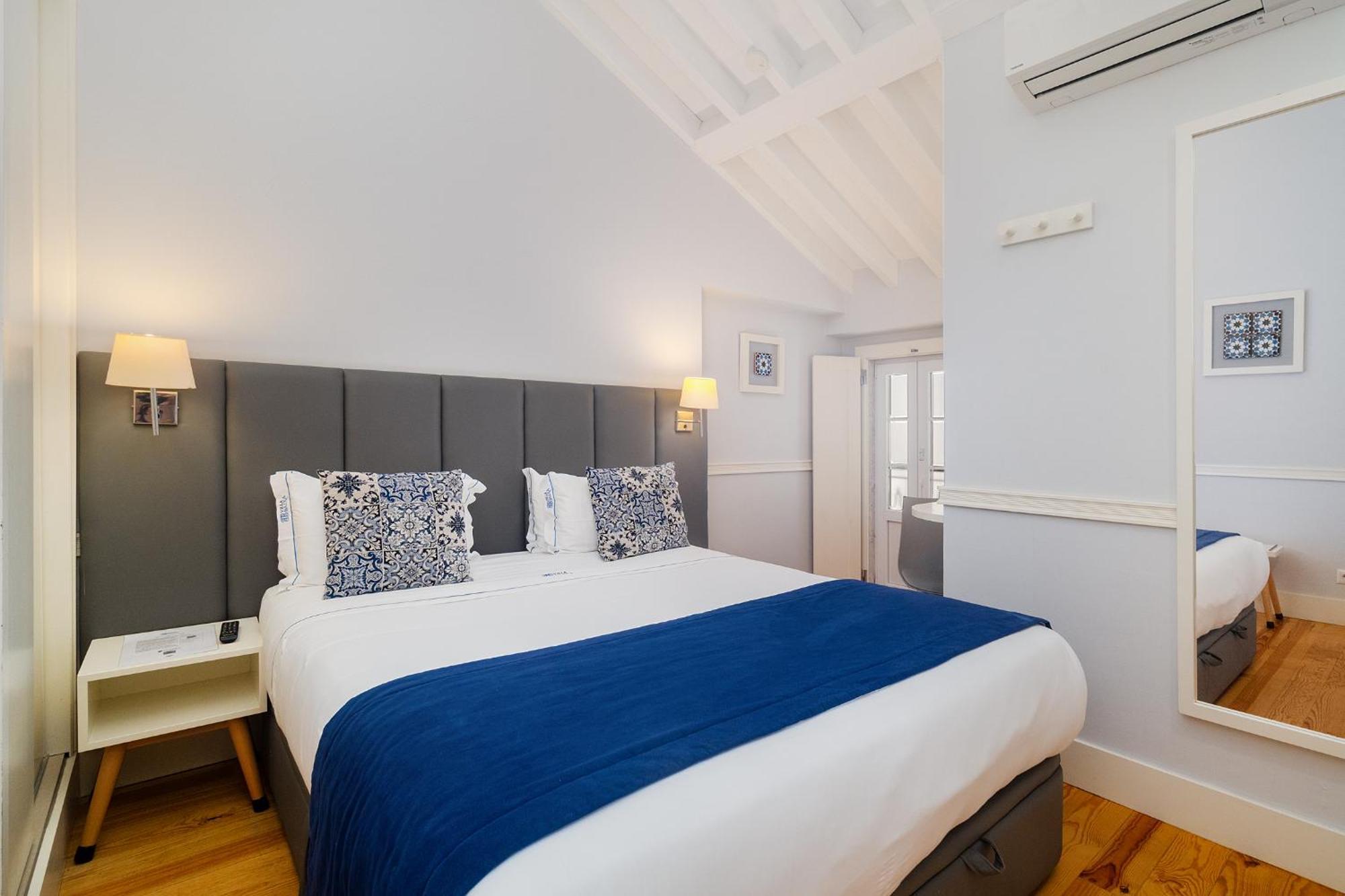 Deluxe One-Bedroom Apartment