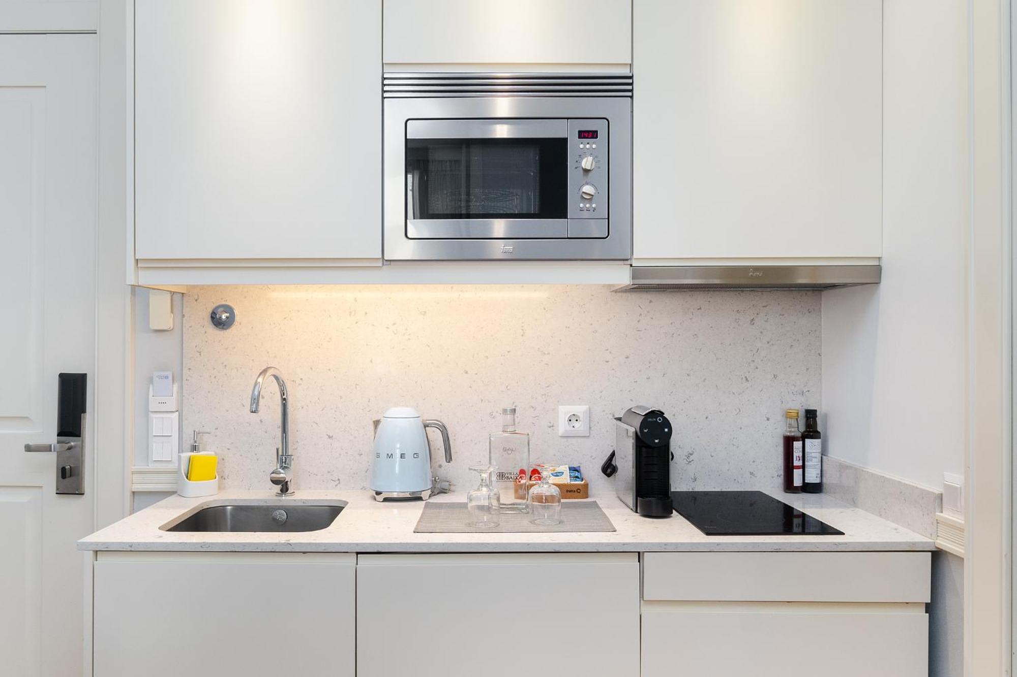 Superior One-Bedroom Apartment