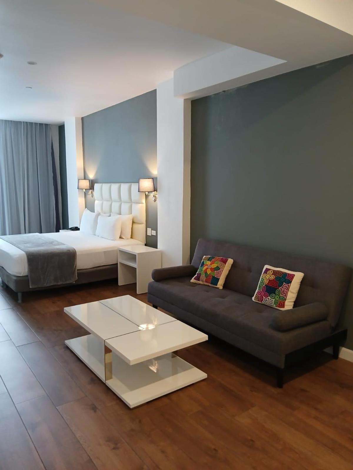 Standard Suite,1699362553:JPEG
