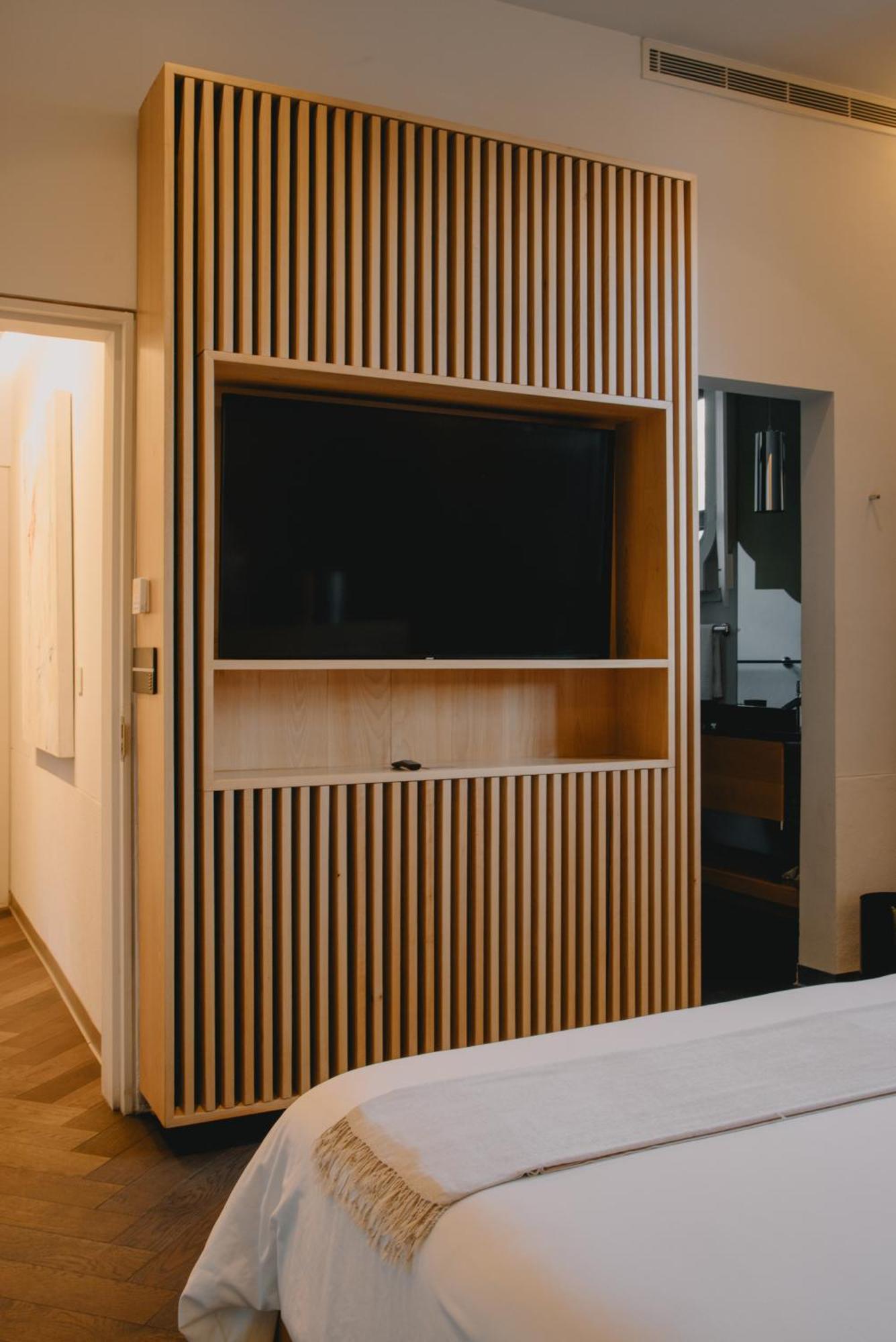 Deluxe Room,1699368955:JPEG