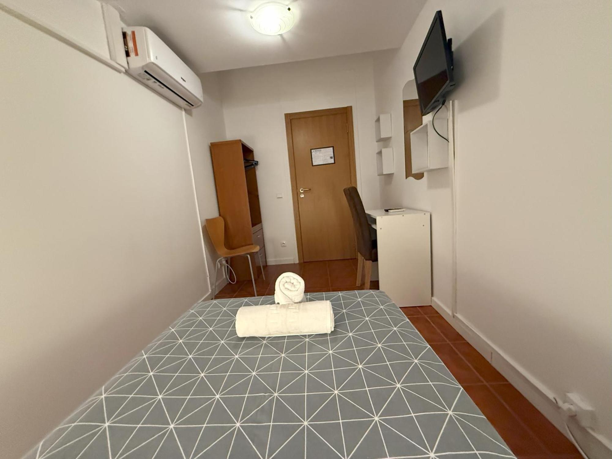 Single Room with Shared Bathroom