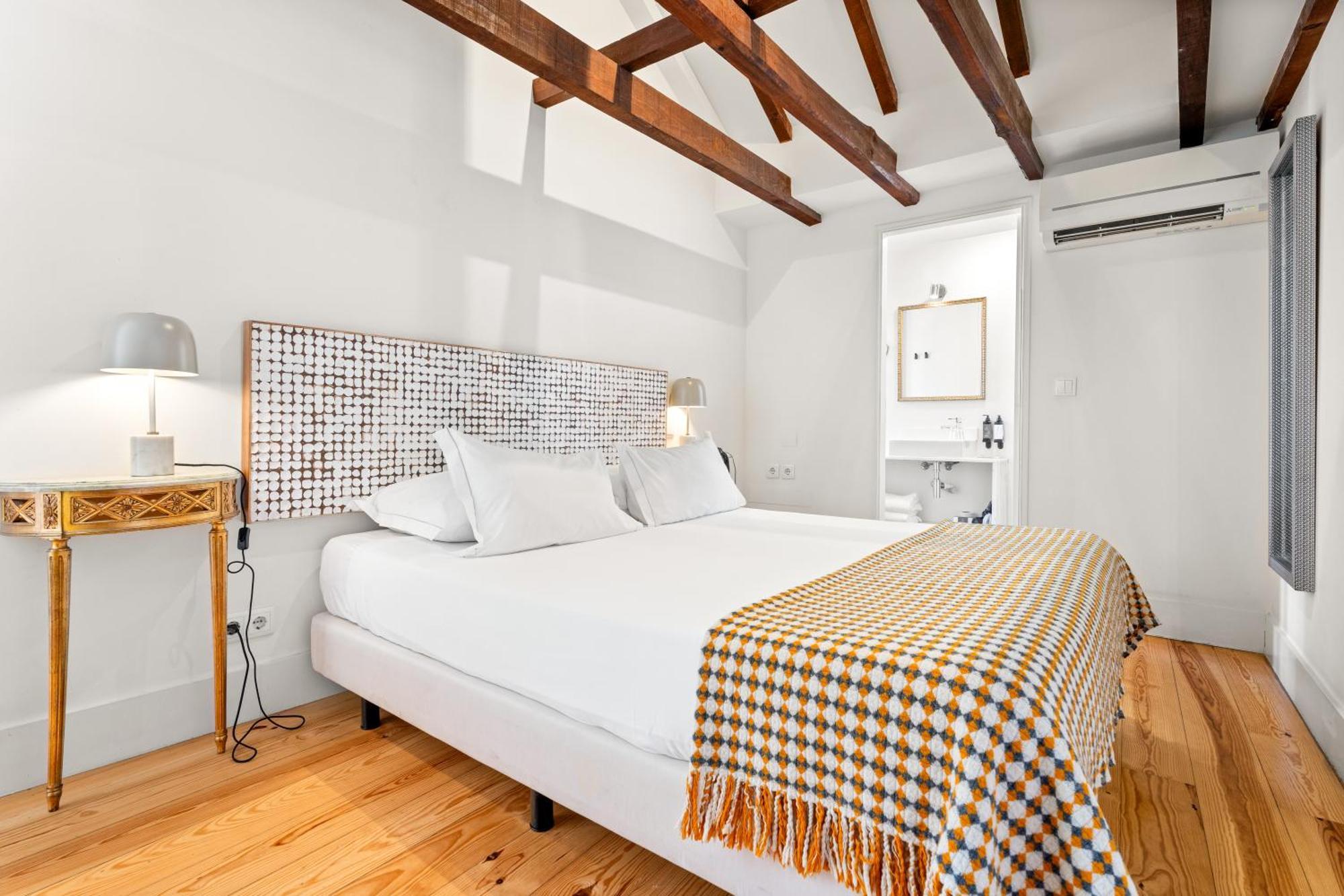 Double Room,1705024909:JPEG