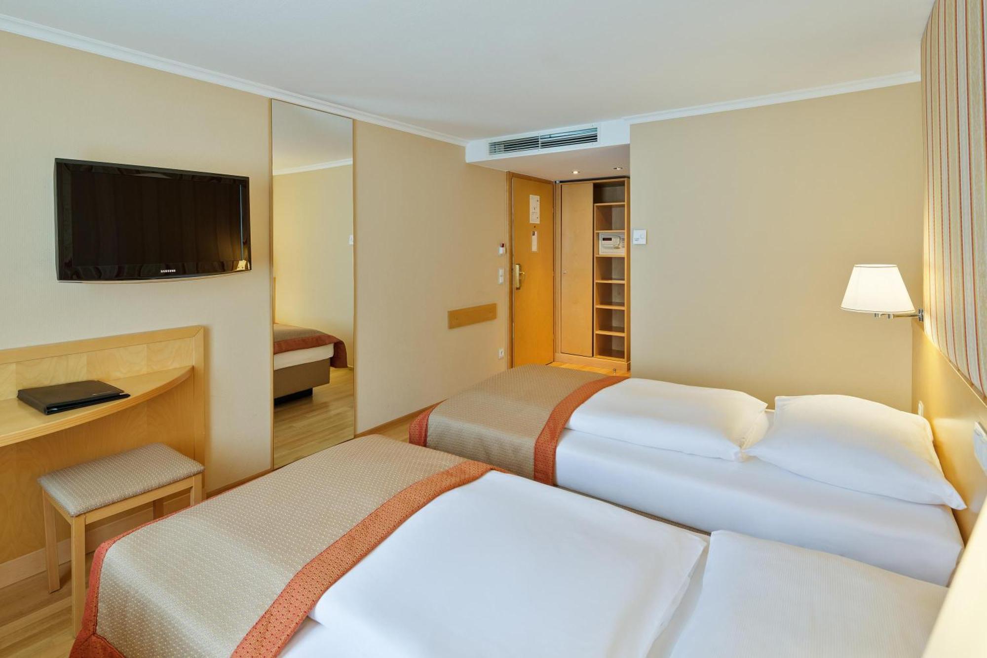 Classic Twin Room extra bed