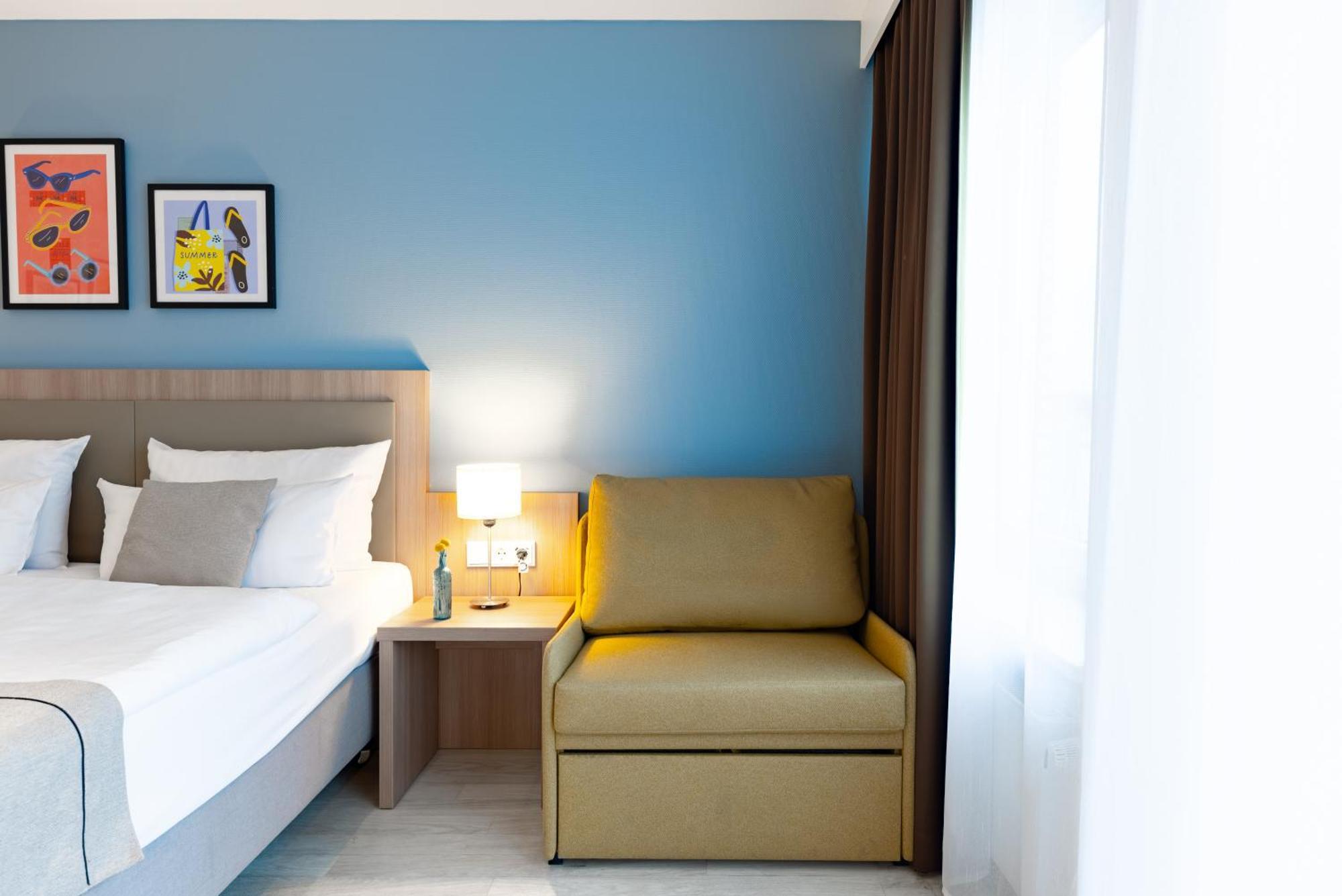 Standard Queen Room