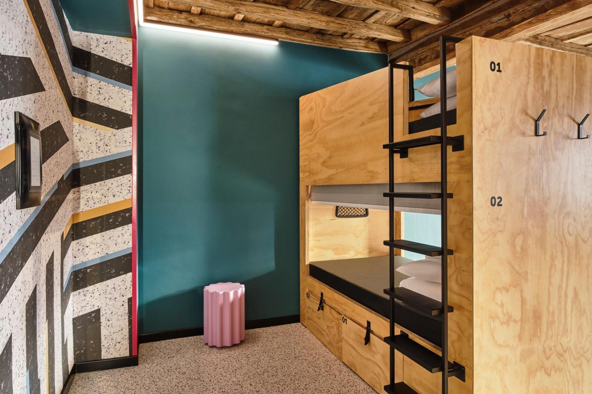 Bed in 6-Bed Mixed Dormitory Room
