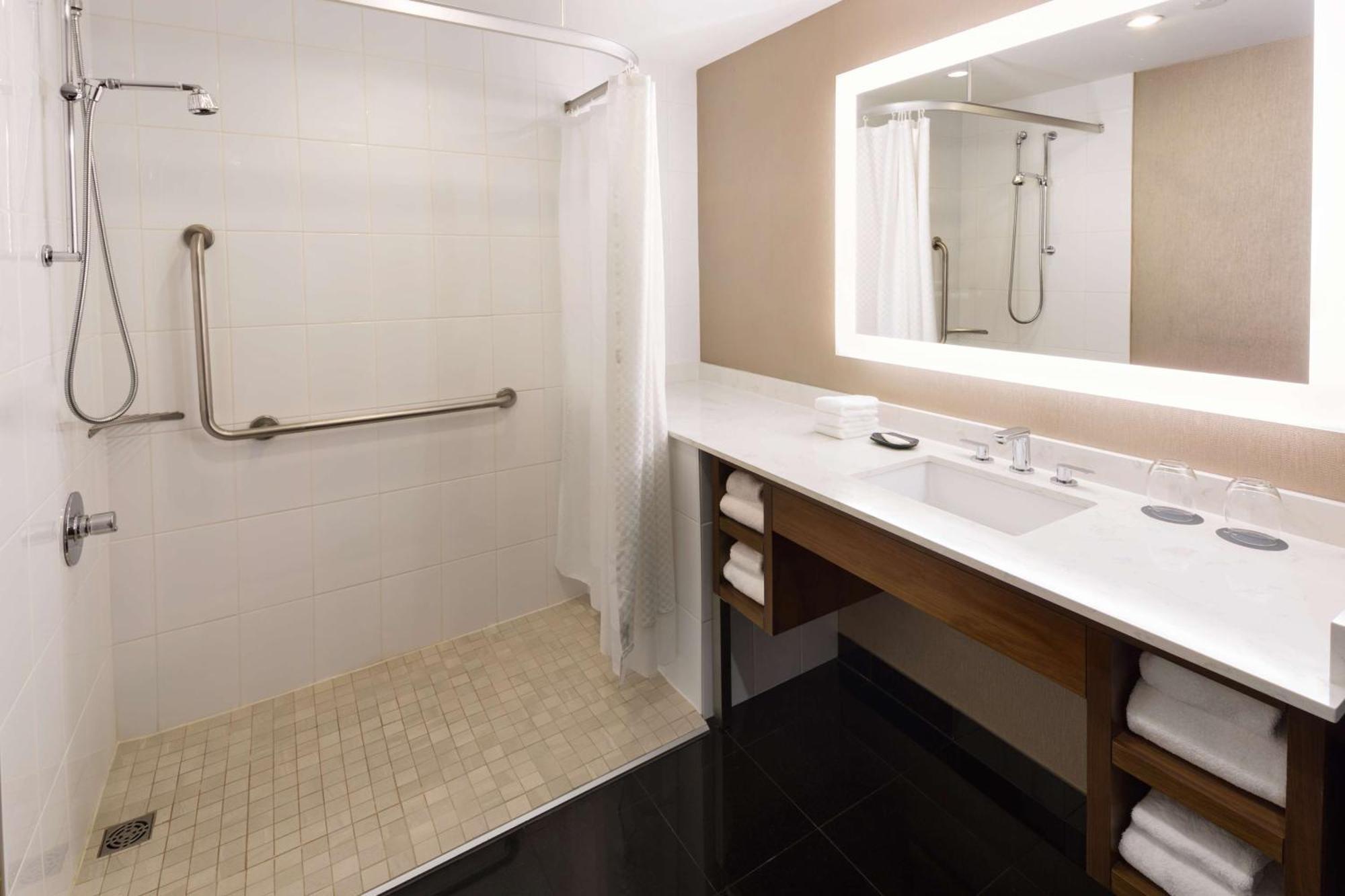 King Room Roll Shower Mobility or Hearing Accessible,1551445129:JPEG