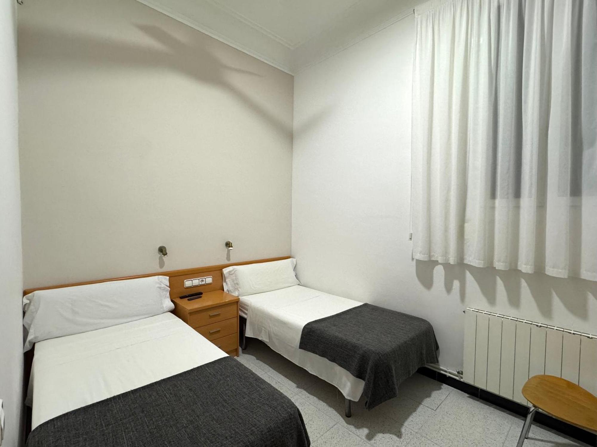 Twin Room,1710609614:JPEG