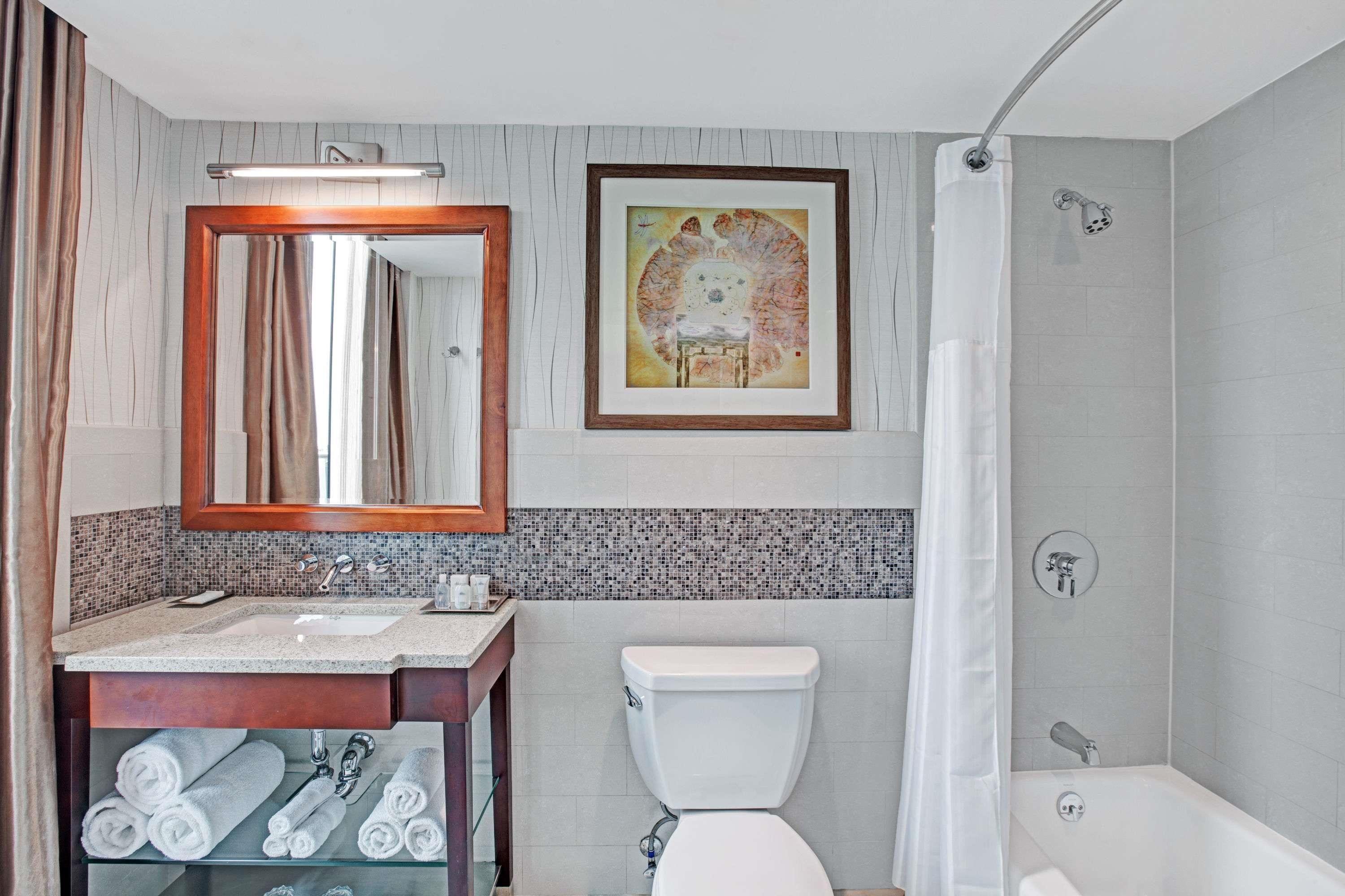 Executive Queen Room Balcony High Floor