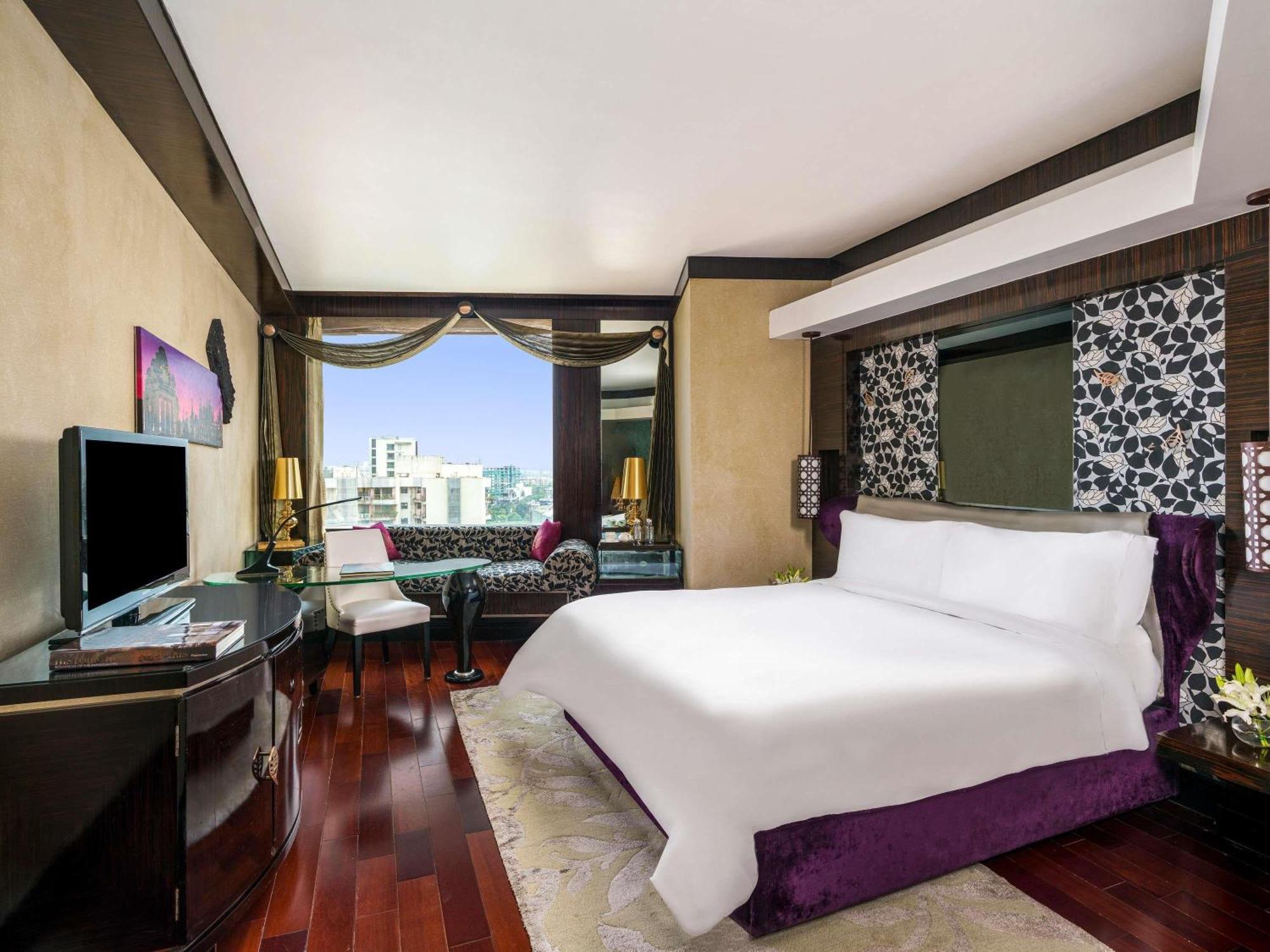 Club Millésime Room King Bed Lounge Access Hi-tea Cocktail Hours Meeting Room access an Hour,1758340971:JPEG