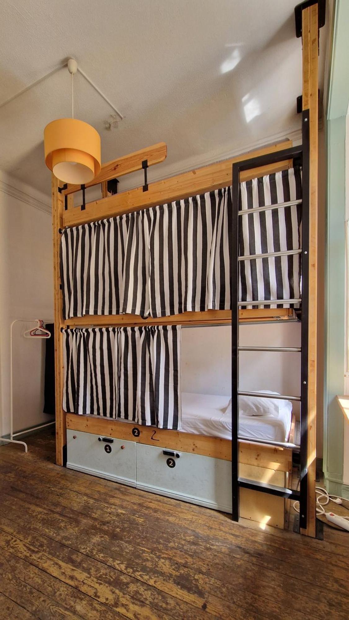 Bed in 6-Bed Mixed Dormitory Room