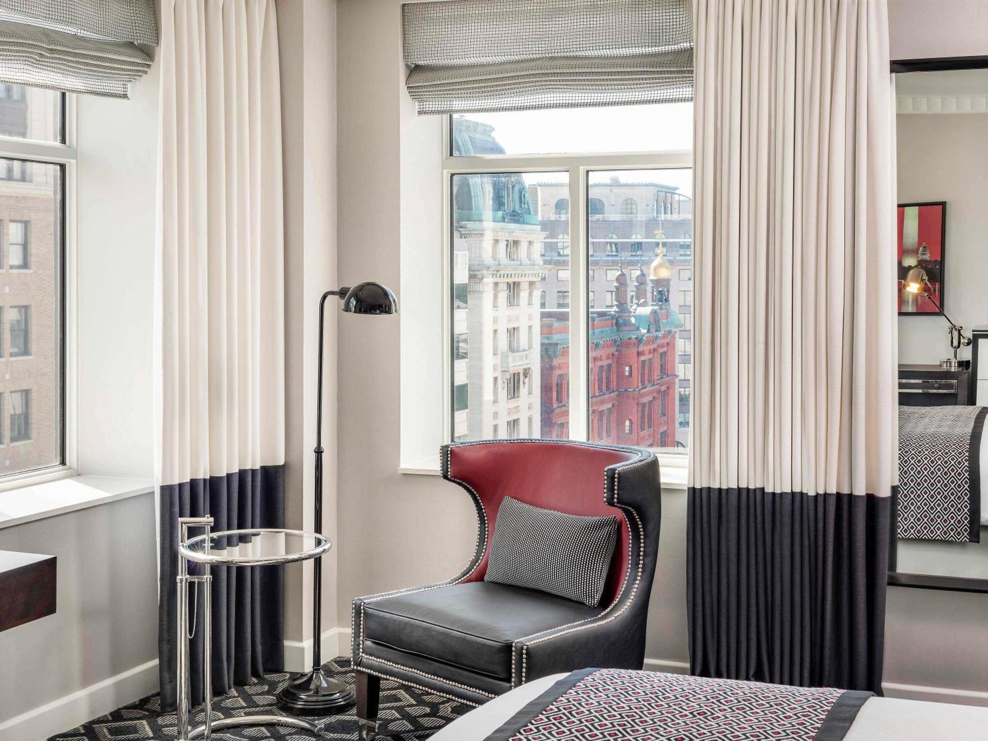 Luxury Corner King Room